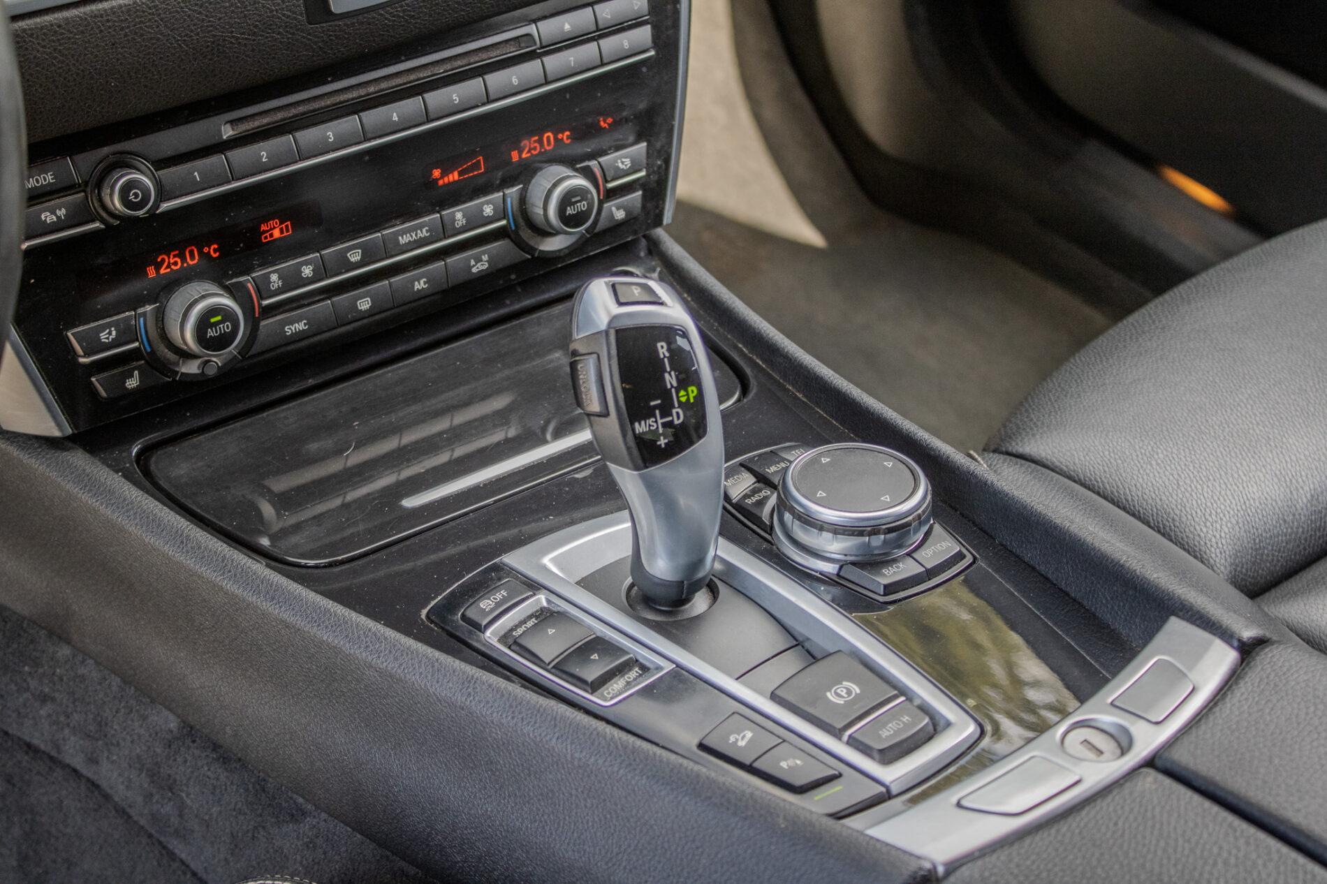 2016 BMW 530d, černá, 258 656 km