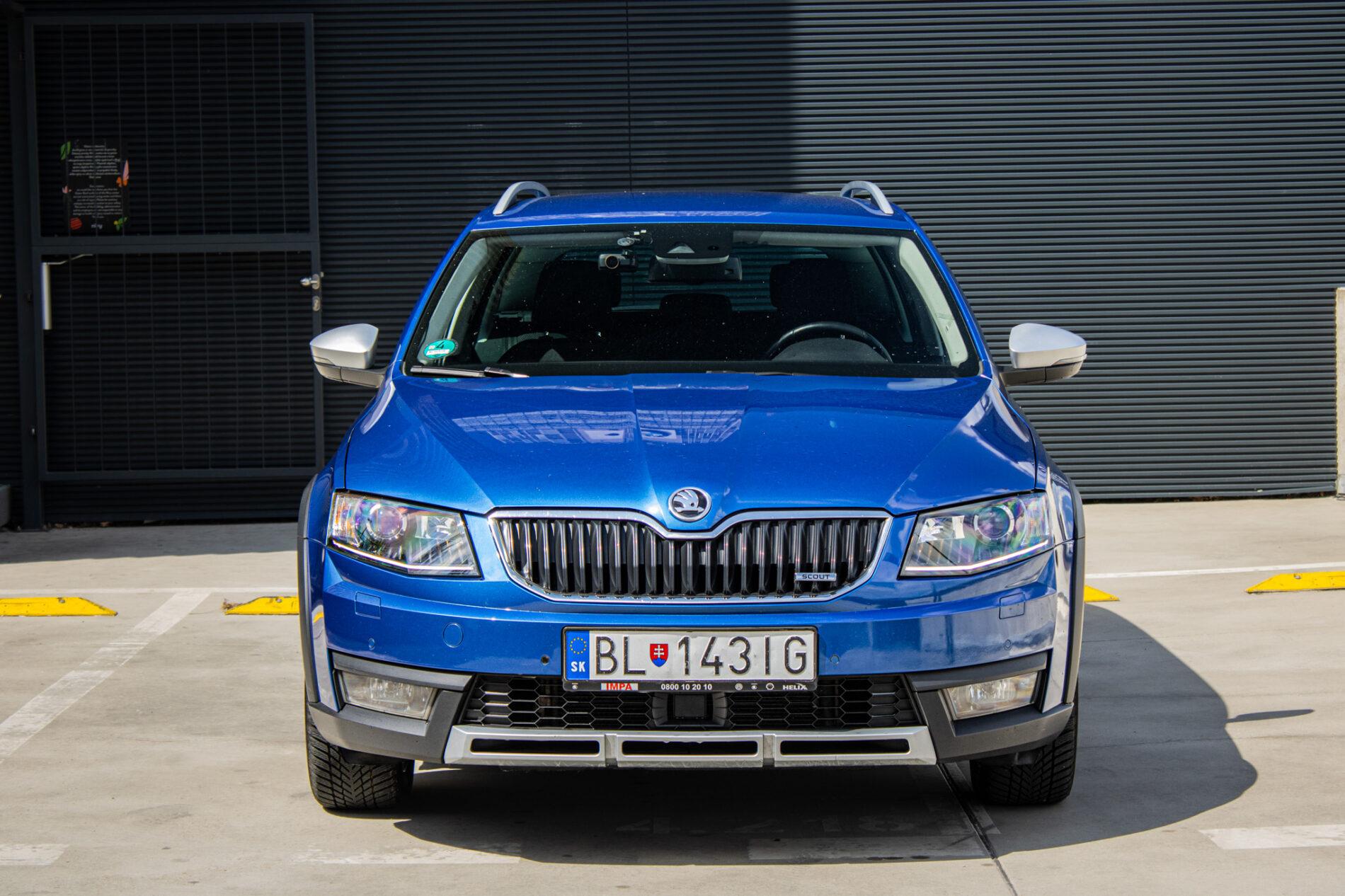 2014 Skoda Octavia RS, modrá kombi, 268 807 km