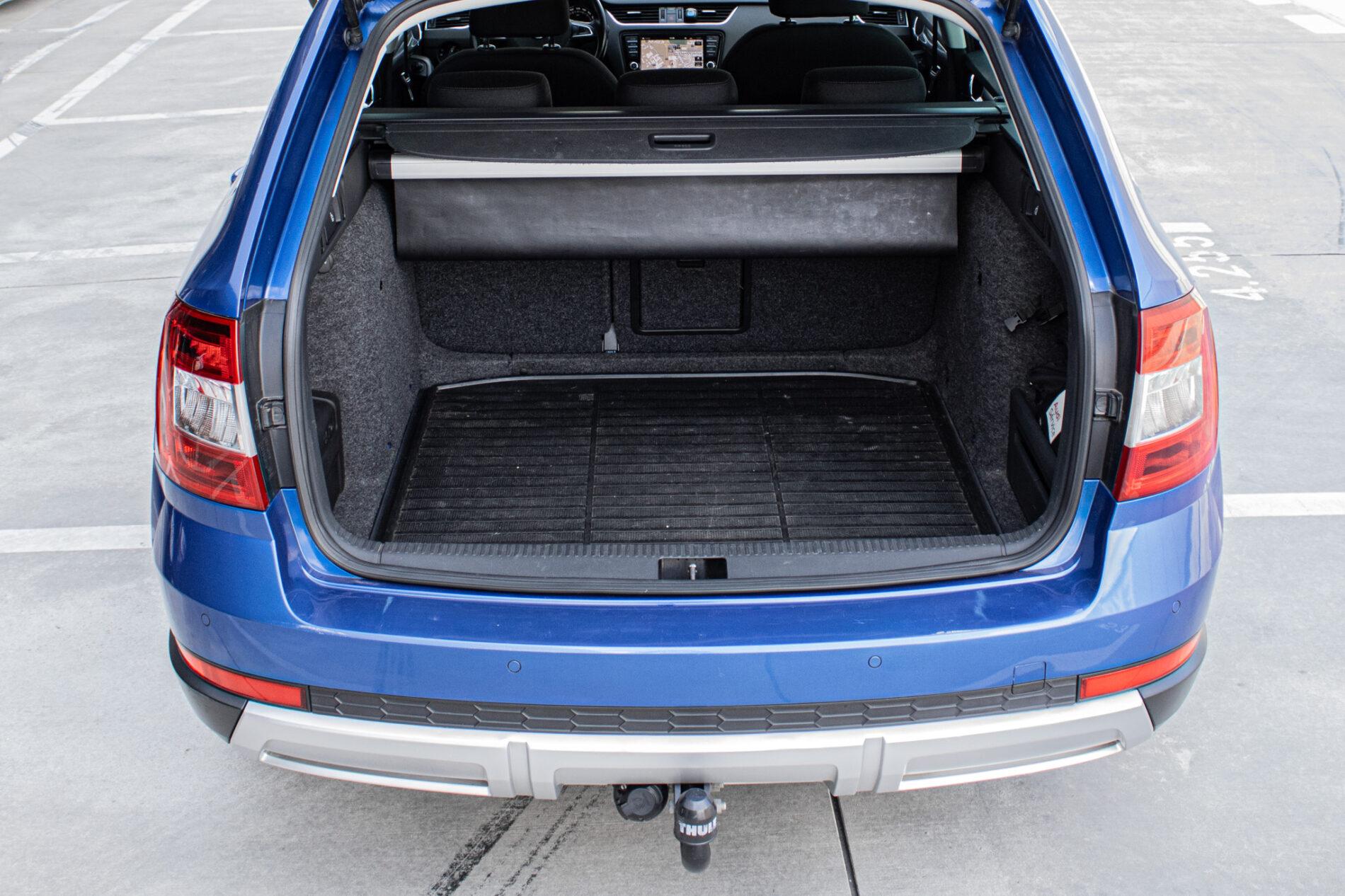 2014 Skoda Octavia RS, modrá kombi, 268 807 km