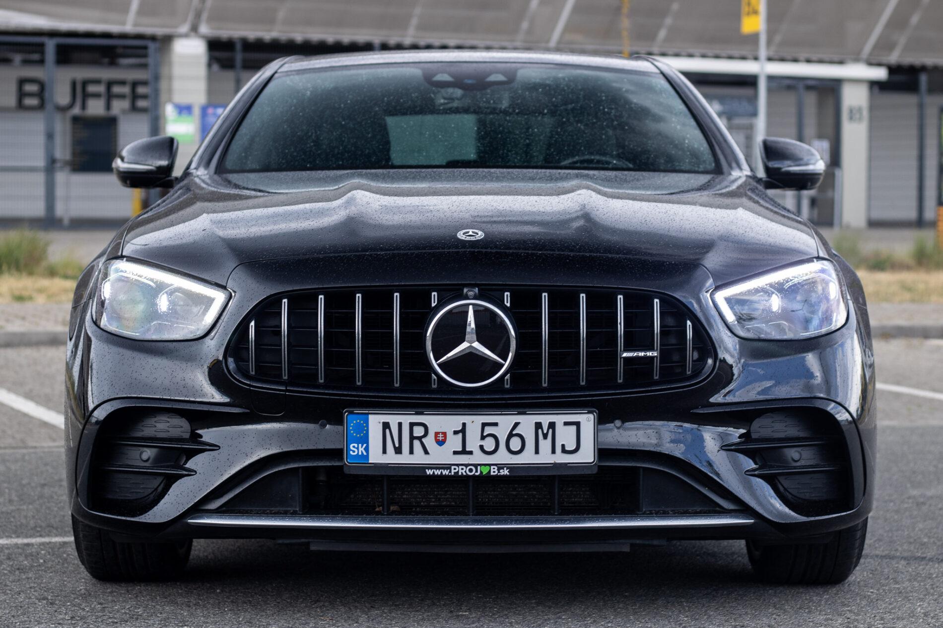 2020 Mercedes-Benz E 53 AMG, černá sedan, 85 274 km