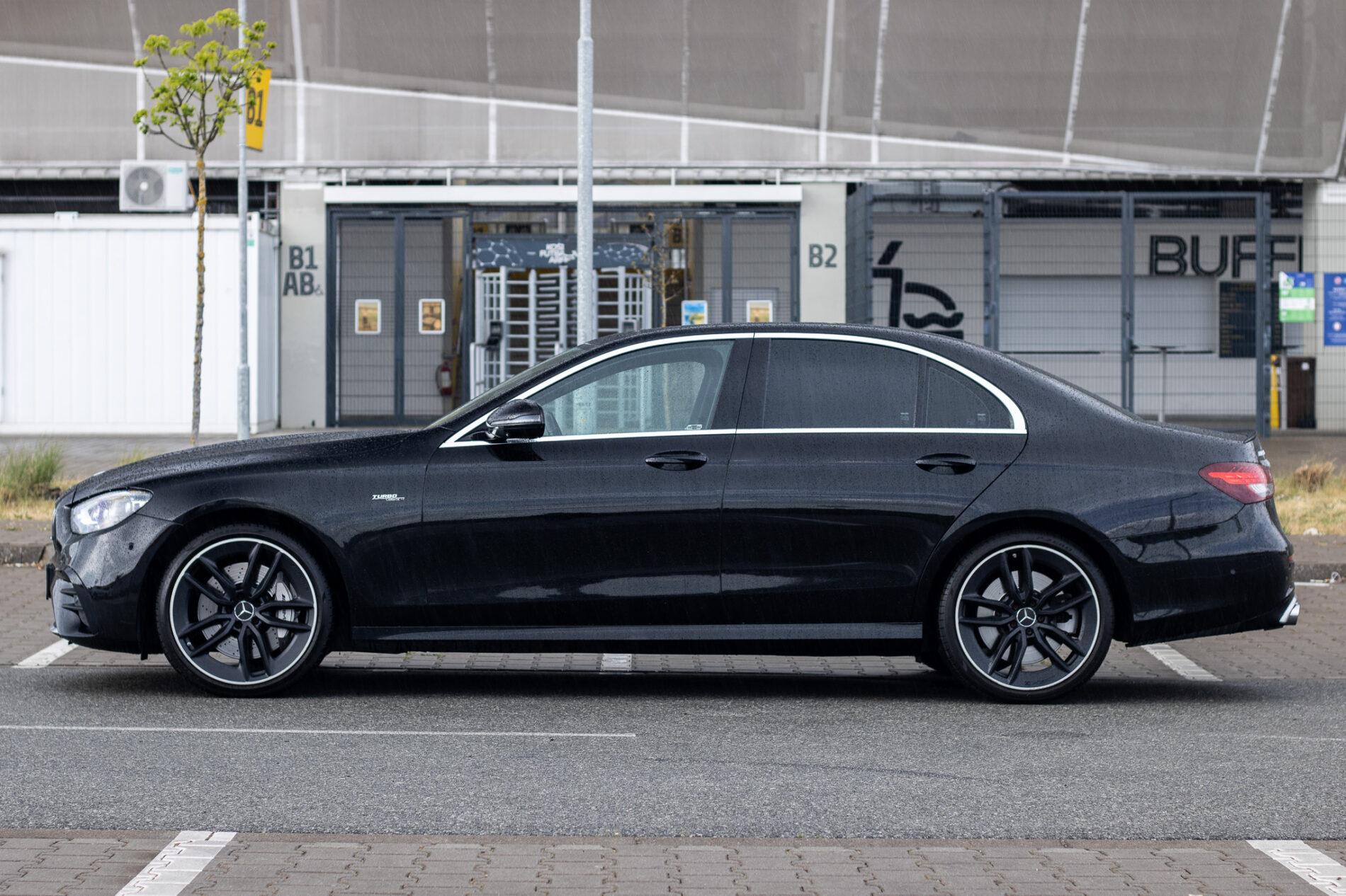 2020 Mercedes-Benz E 53 AMG, černá sedan, 85 274 km