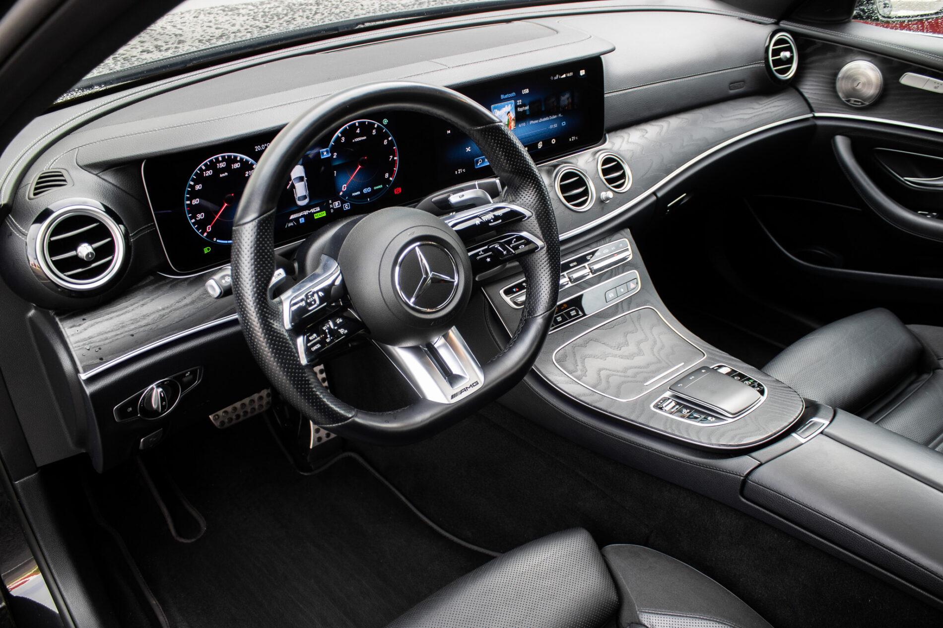 2020 Mercedes-Benz E 53 AMG, černá sedan, 85 274 km
