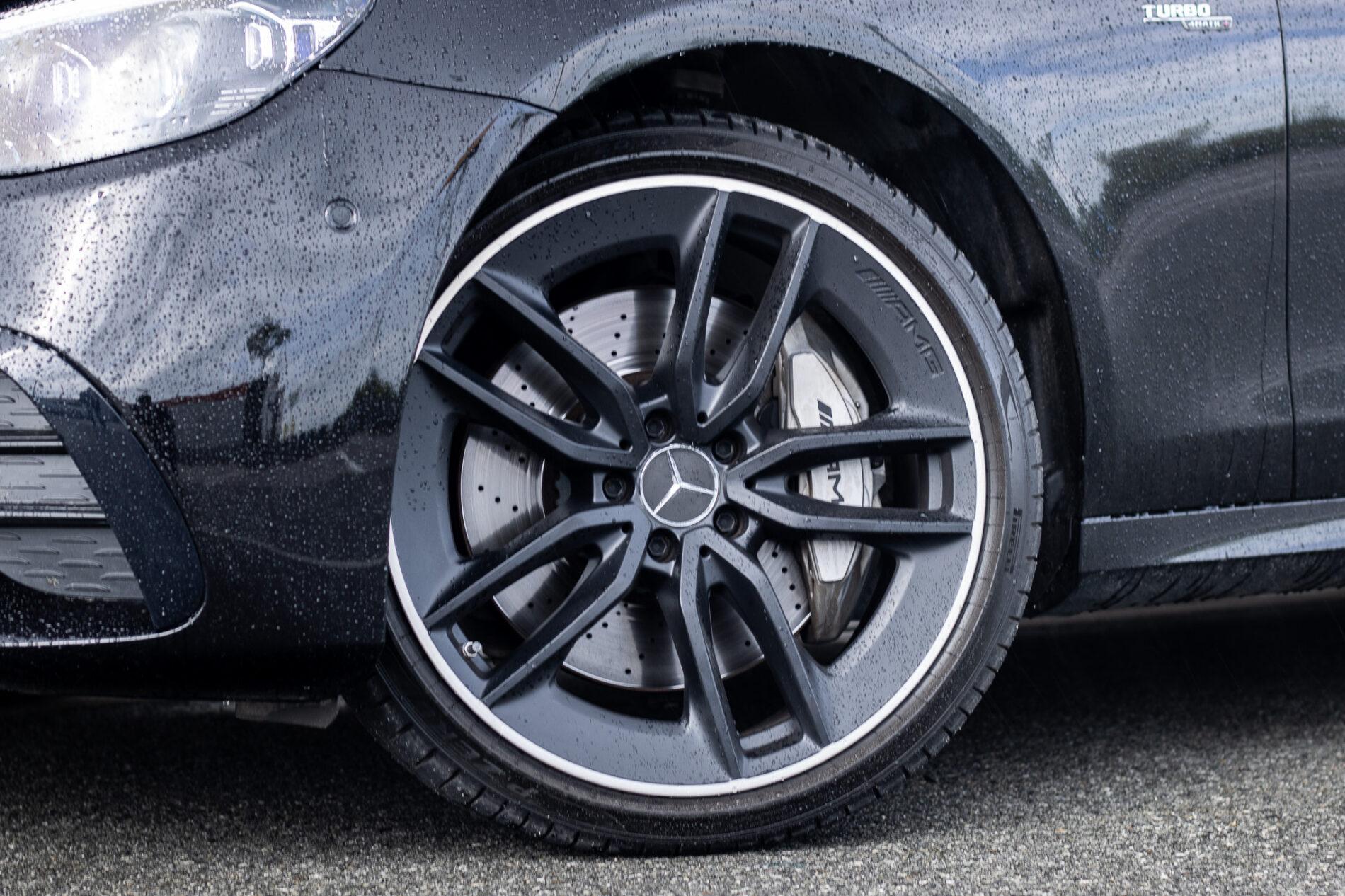 2020 Mercedes-Benz E 53 AMG, černá sedan, 85 274 km