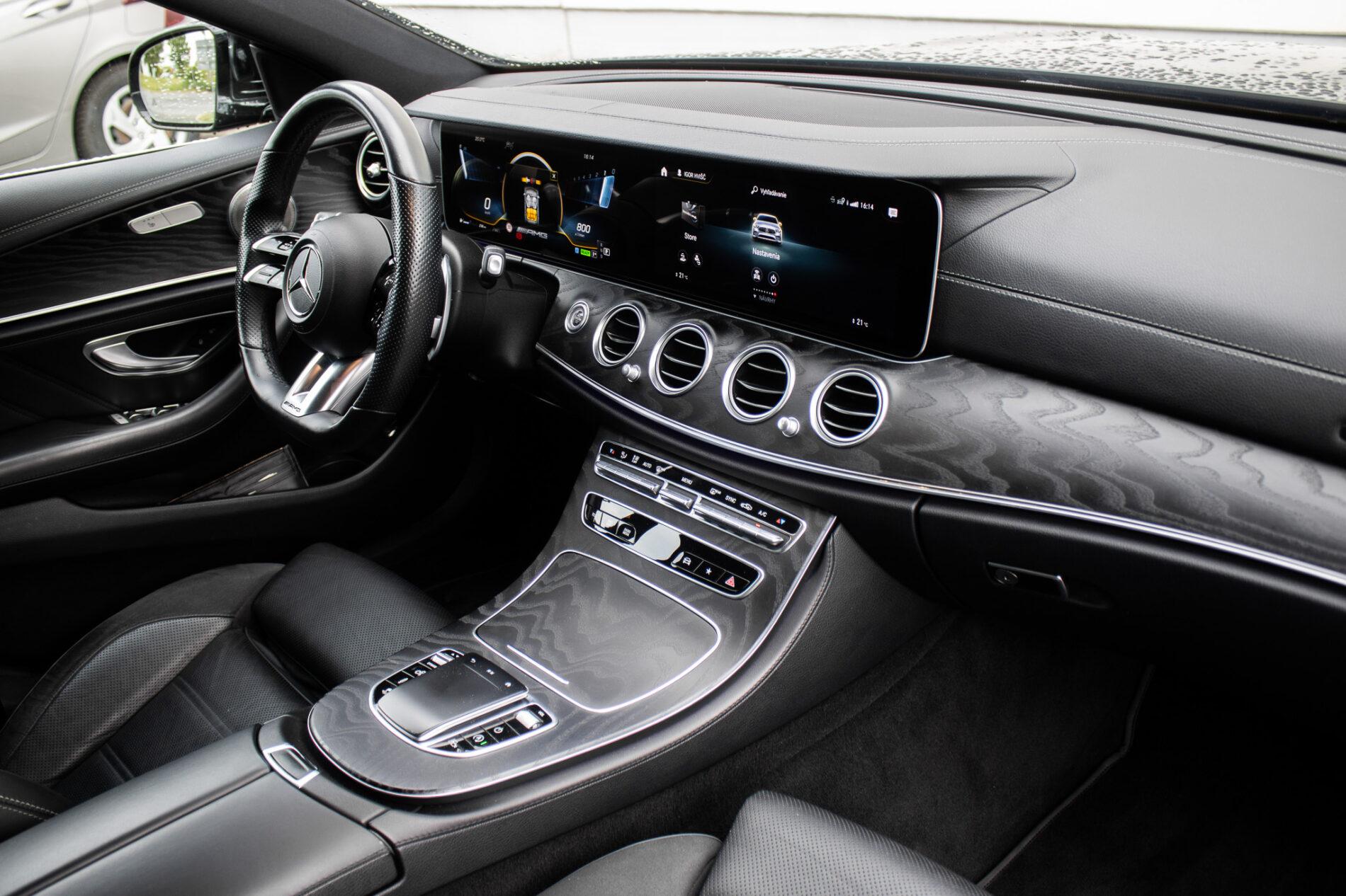 2020 Mercedes-Benz E 53 AMG, černá sedan, 85 274 km