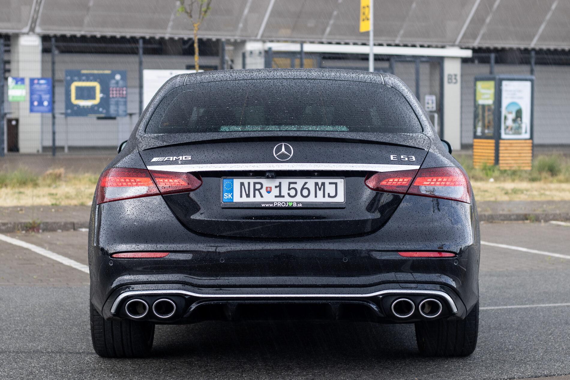 2020 Mercedes-Benz E 53 AMG, černá sedan, 85 274 km