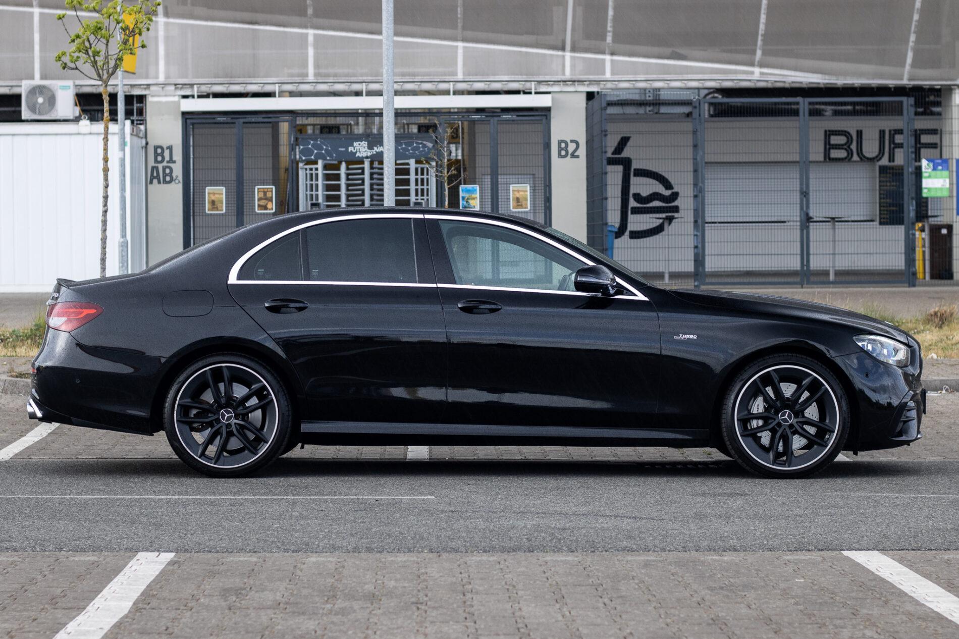 2020 Mercedes-Benz E 53 AMG, černá sedan, 85 274 km