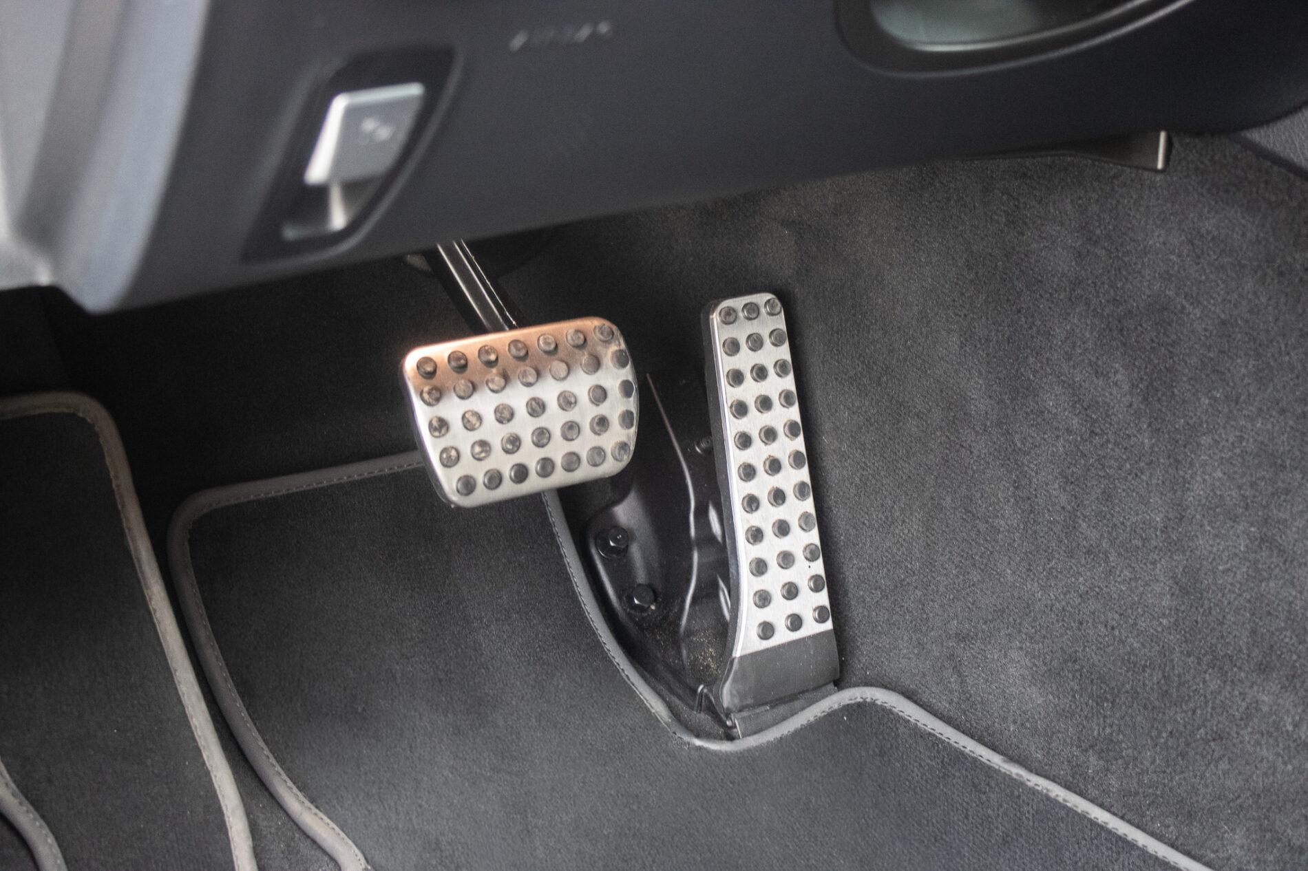 2020 Mercedes-Benz E 53 AMG, černá sedan, 85 274 km