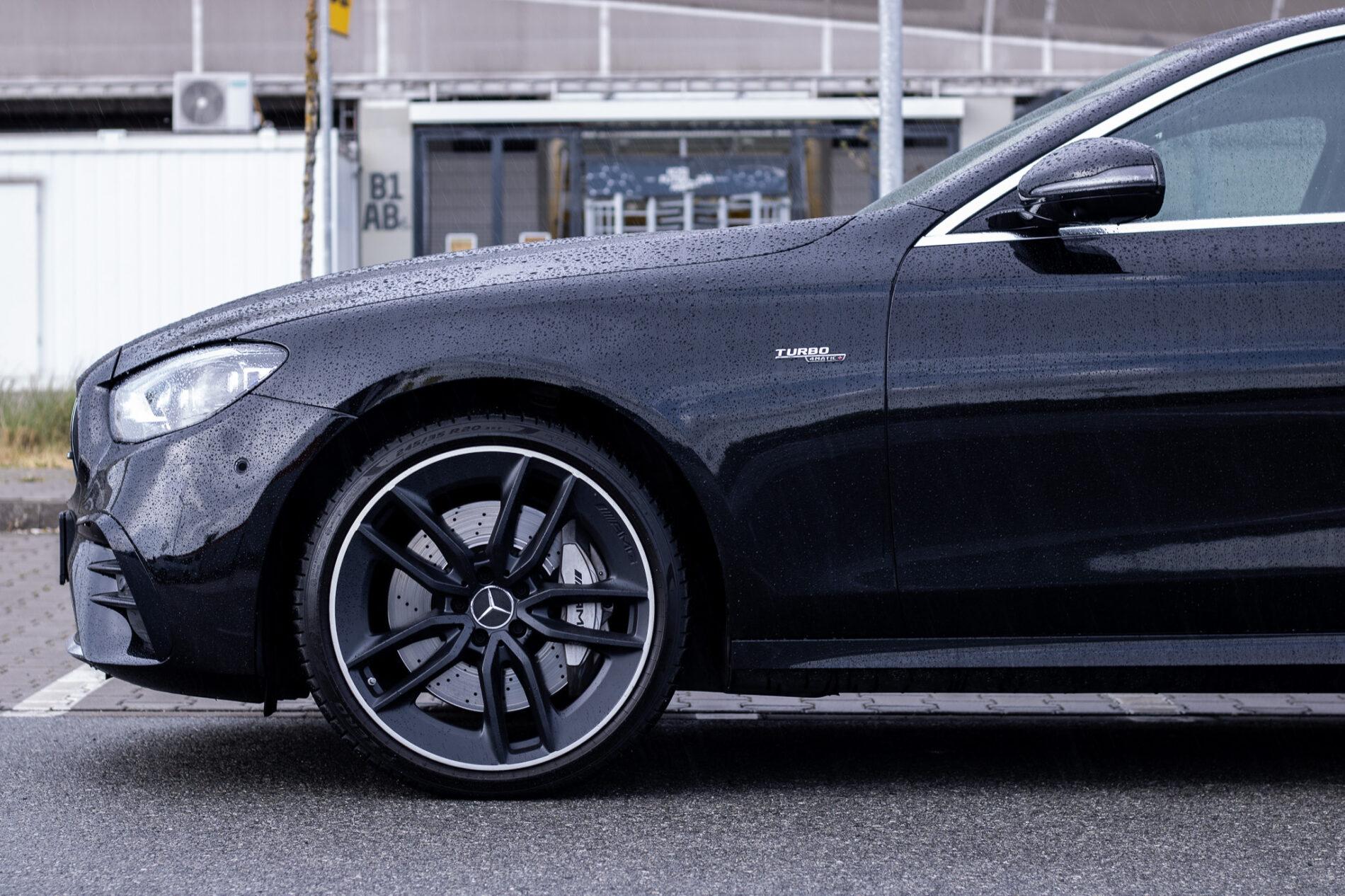 2020 Mercedes-Benz E 53 AMG, černá sedan, 85 274 km