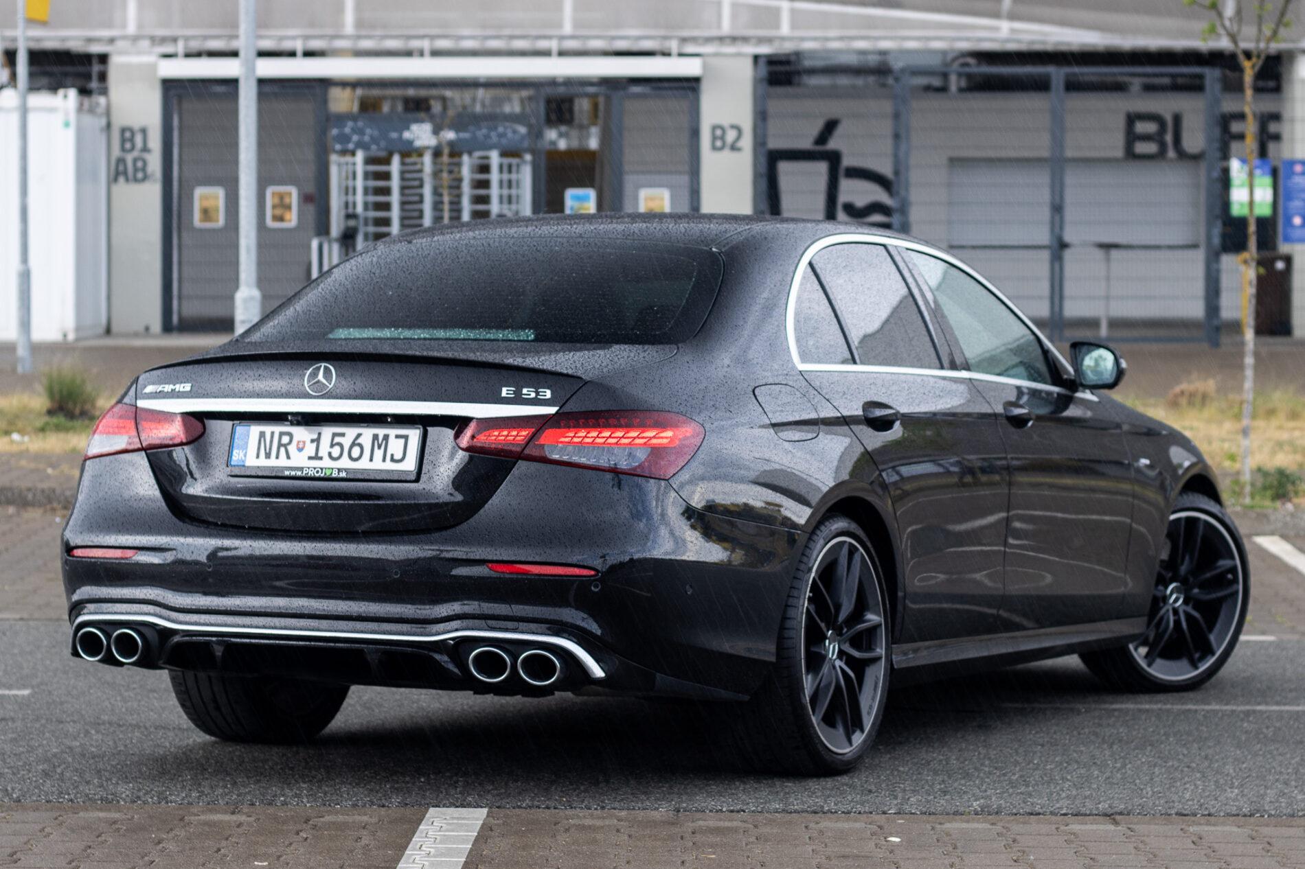 2020 Mercedes-Benz E 53 AMG, černá sedan, 85 274 km