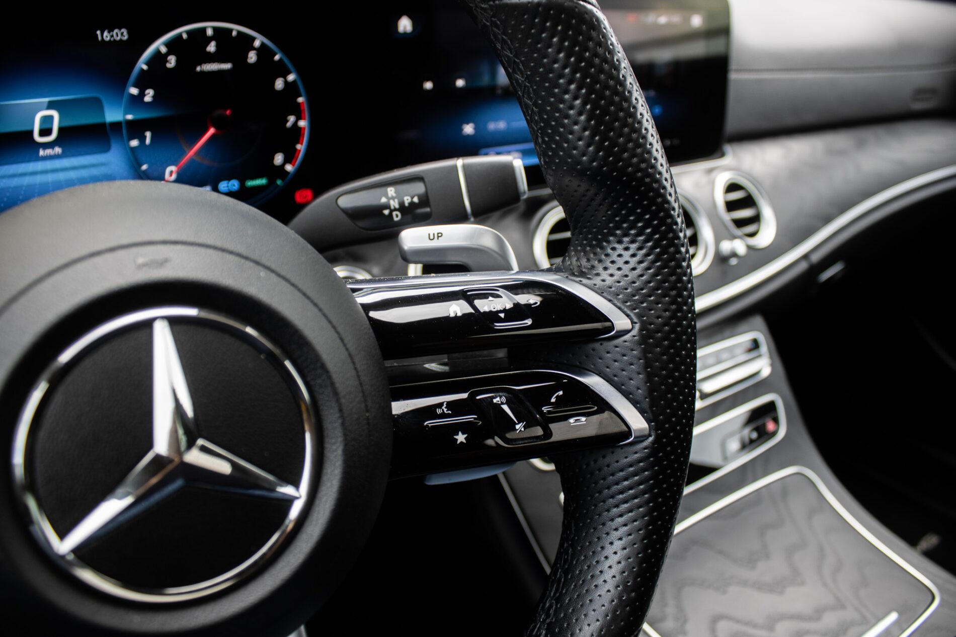 2020 Mercedes-Benz E 53 AMG, černá sedan, 85 274 km