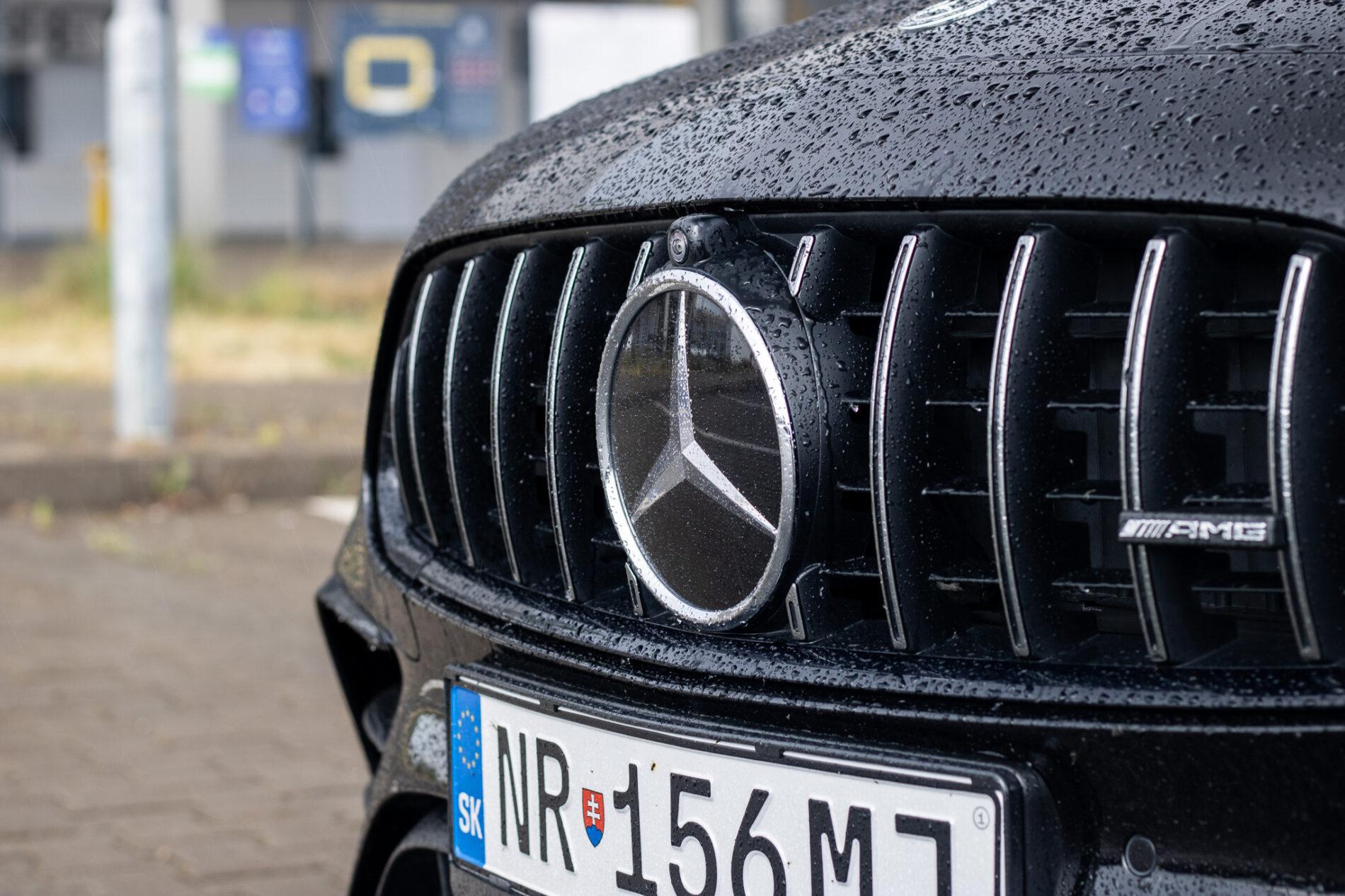 2020 Mercedes-Benz E 53 AMG, černá sedan, 85 274 km