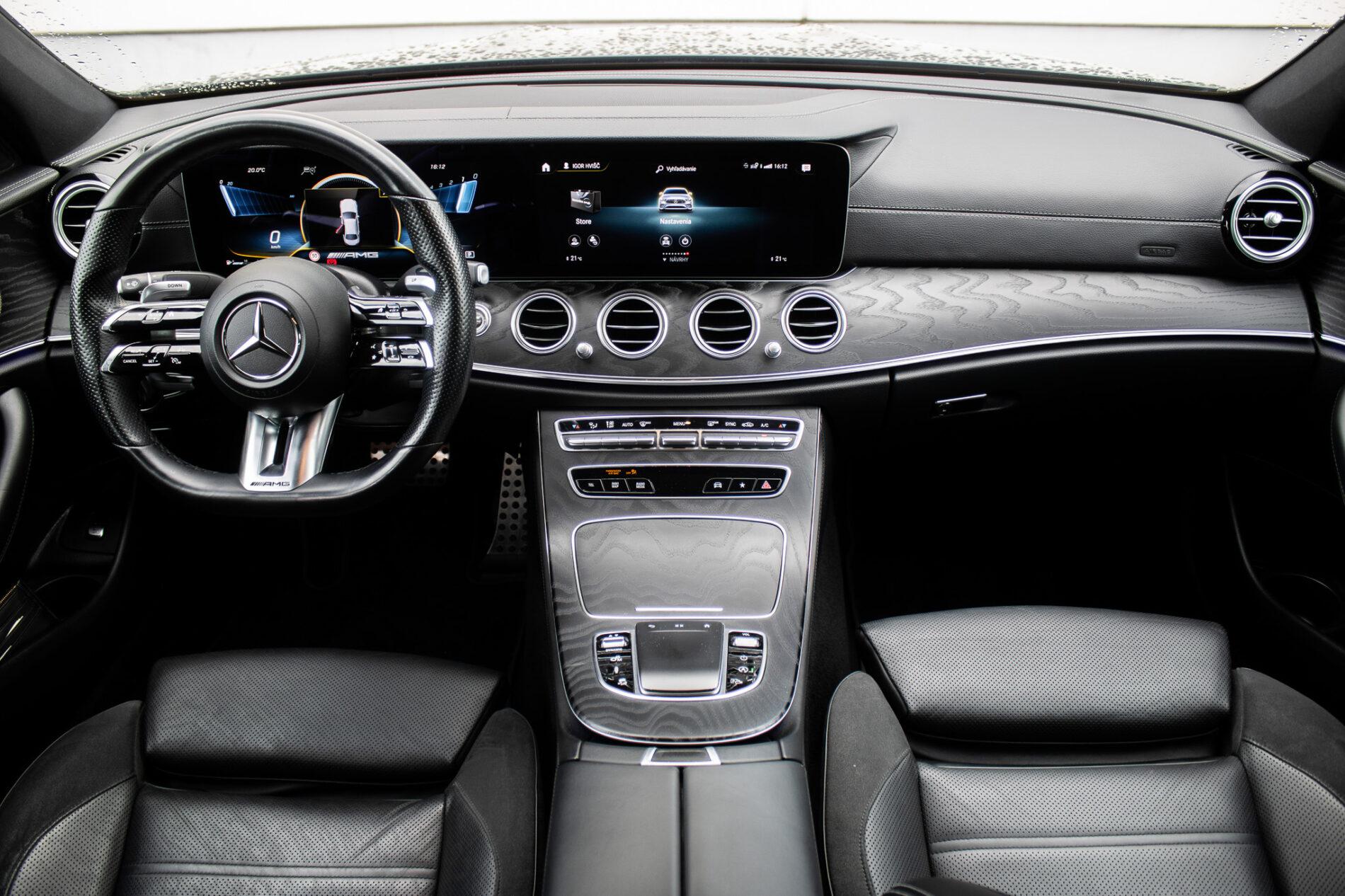 2020 Mercedes-Benz E 53 AMG, černá sedan, 85 274 km