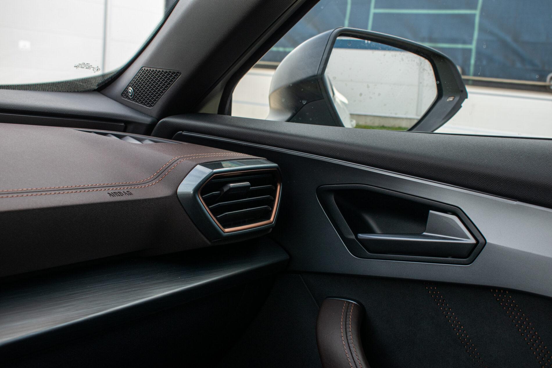 2022 Cupra Formentor VZ5, šedá suv, 45 979 km