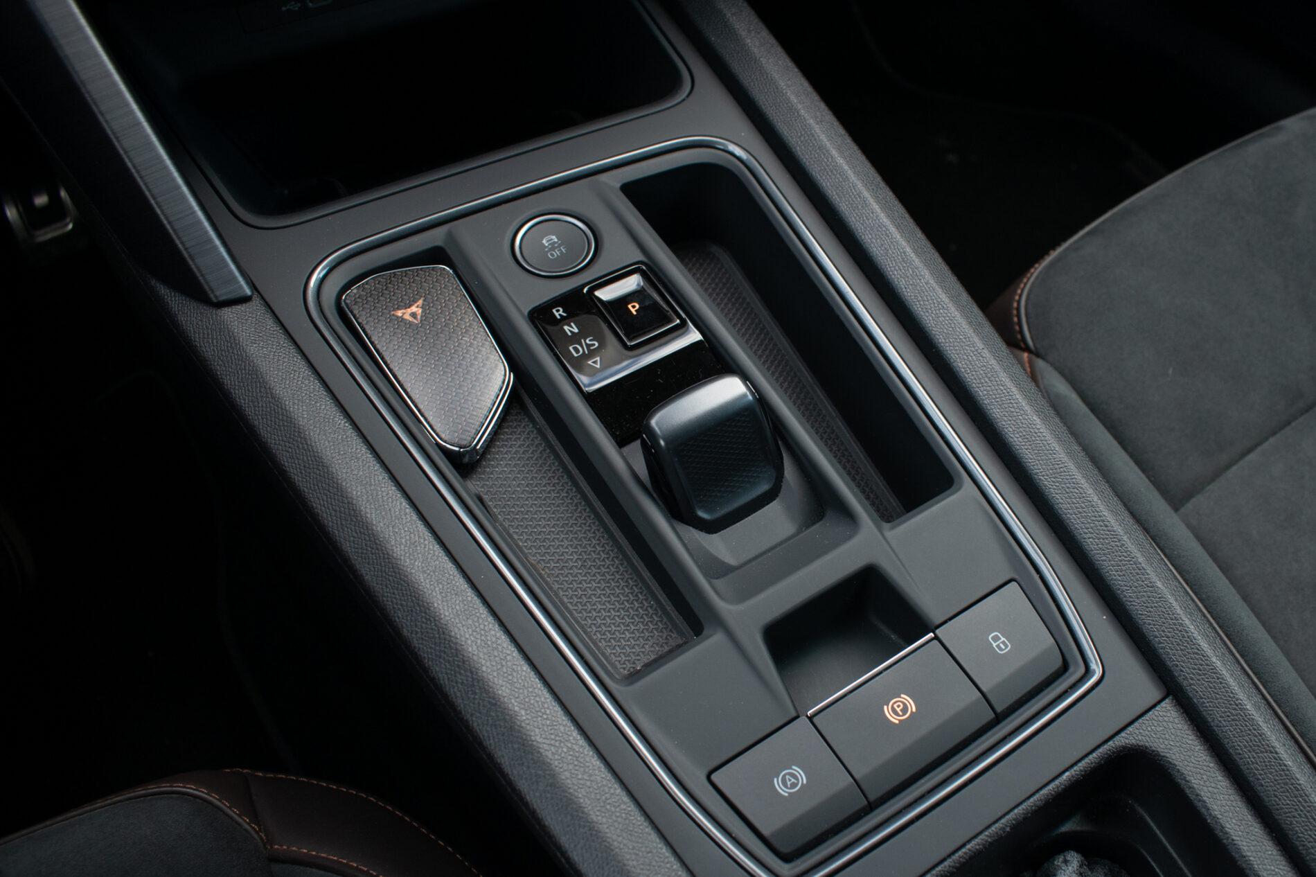 2022 Cupra Formentor VZ5, šedá suv, 45 979 km