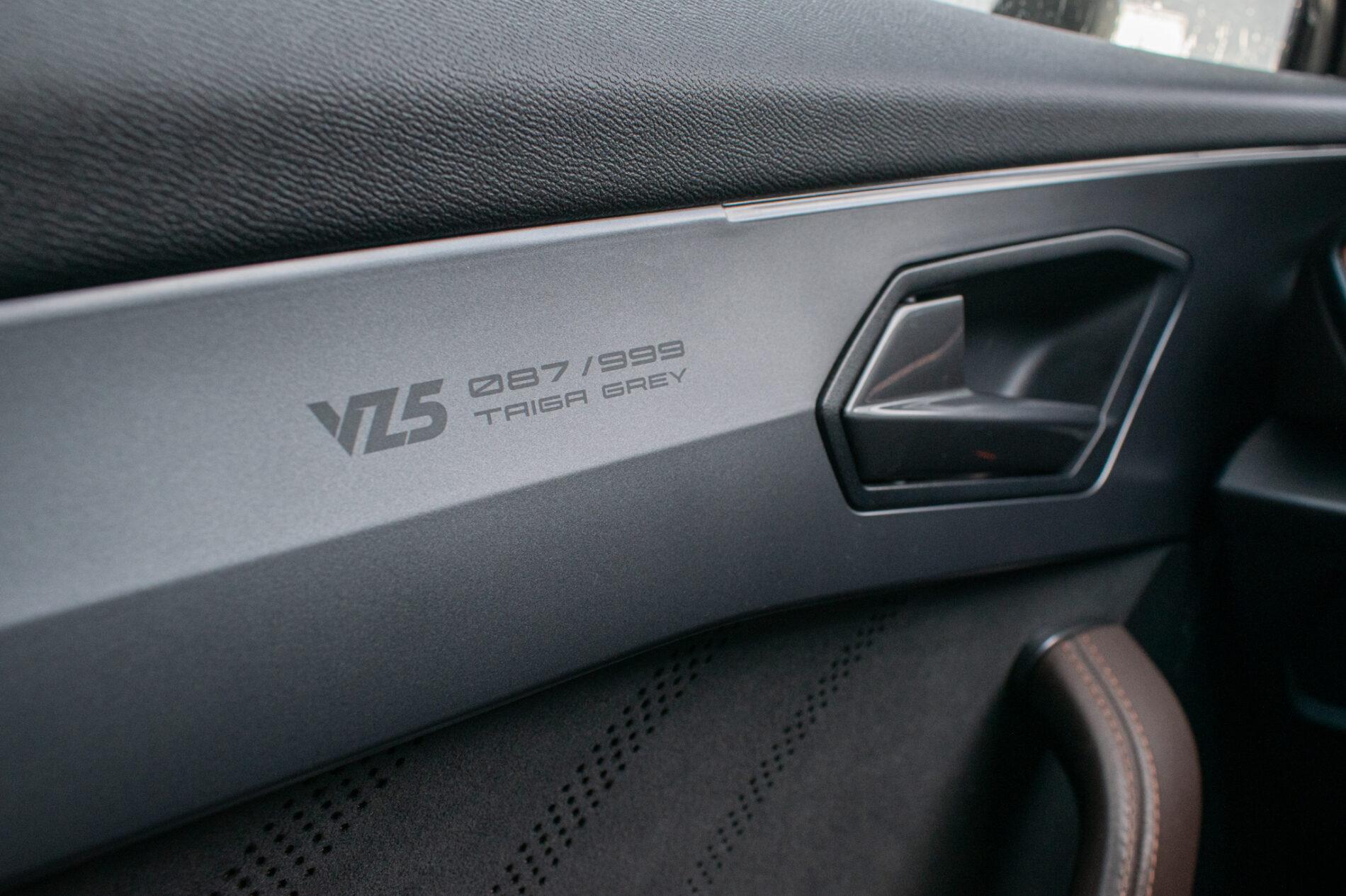 2022 Cupra Formentor VZ5, šedá suv, 45 979 km