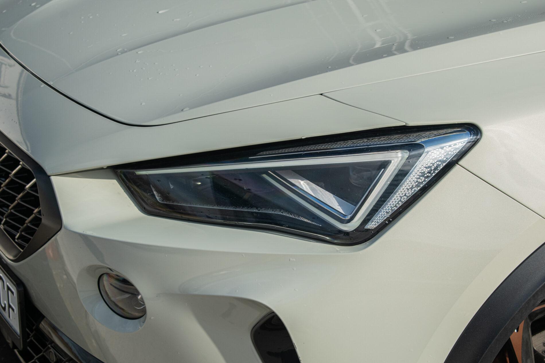 2022 Cupra Formentor VZ5, šedá suv, 45 979 km