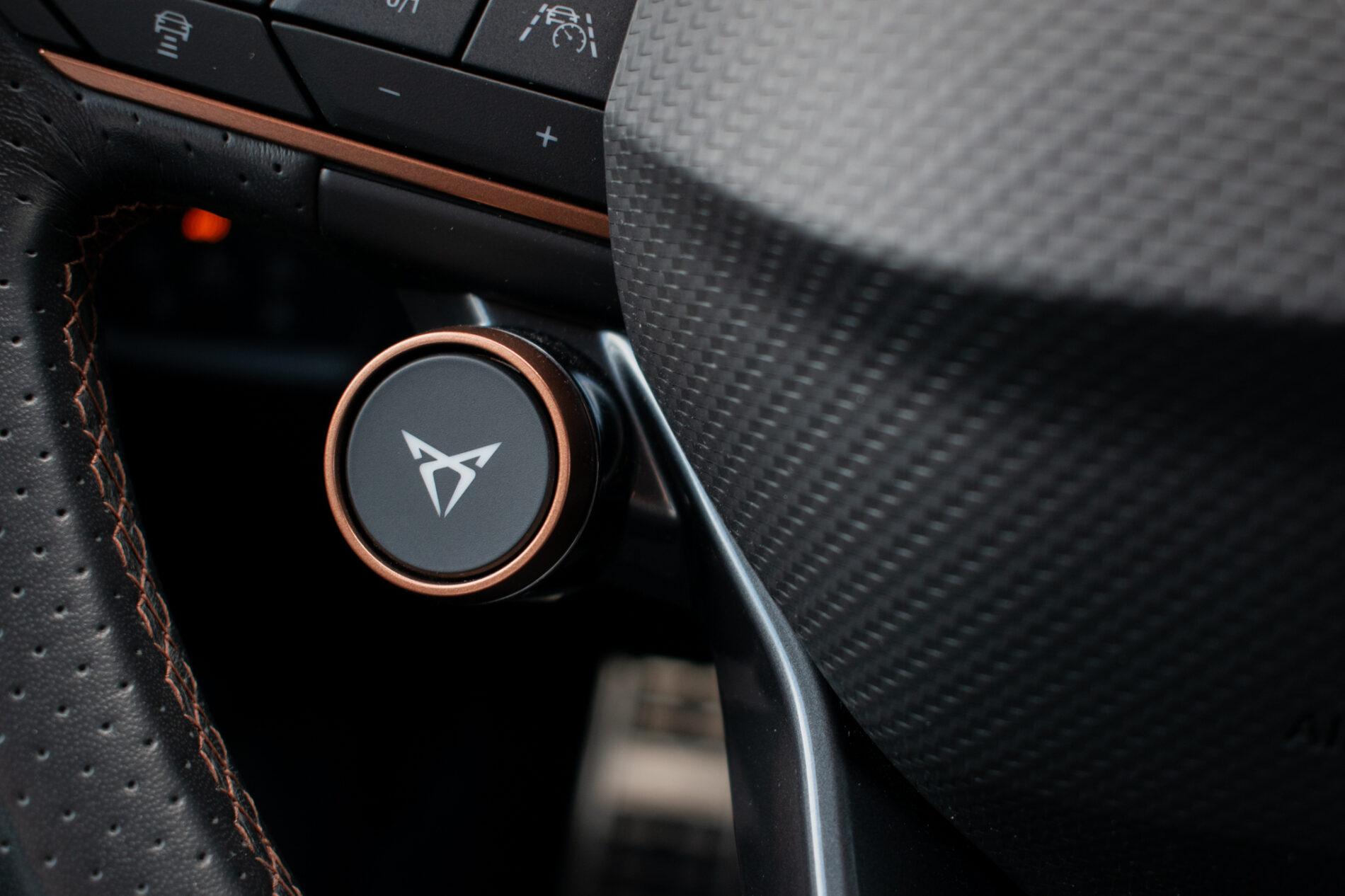 2022 Cupra Formentor VZ5, šedá suv, 45 979 km