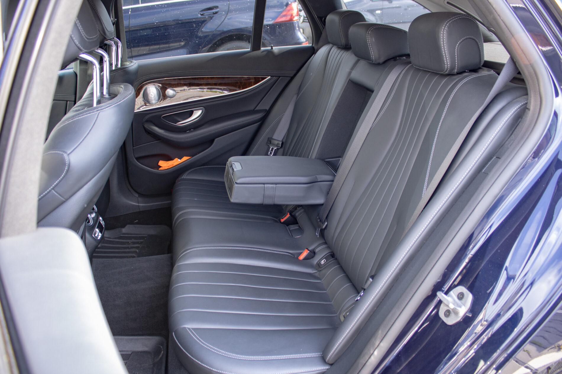 2019 Mercedes-Benz E 400d, modrá kombi, 190 026 km