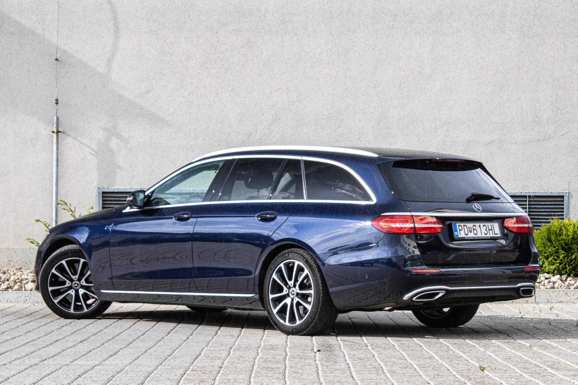 2019 Mercedes-Benz E 400d, modrá kombi, 190 026 km