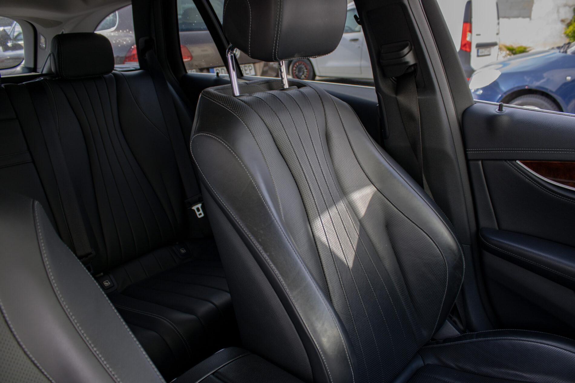 2019 Mercedes-Benz E 400d, modrá kombi, 190 026 km