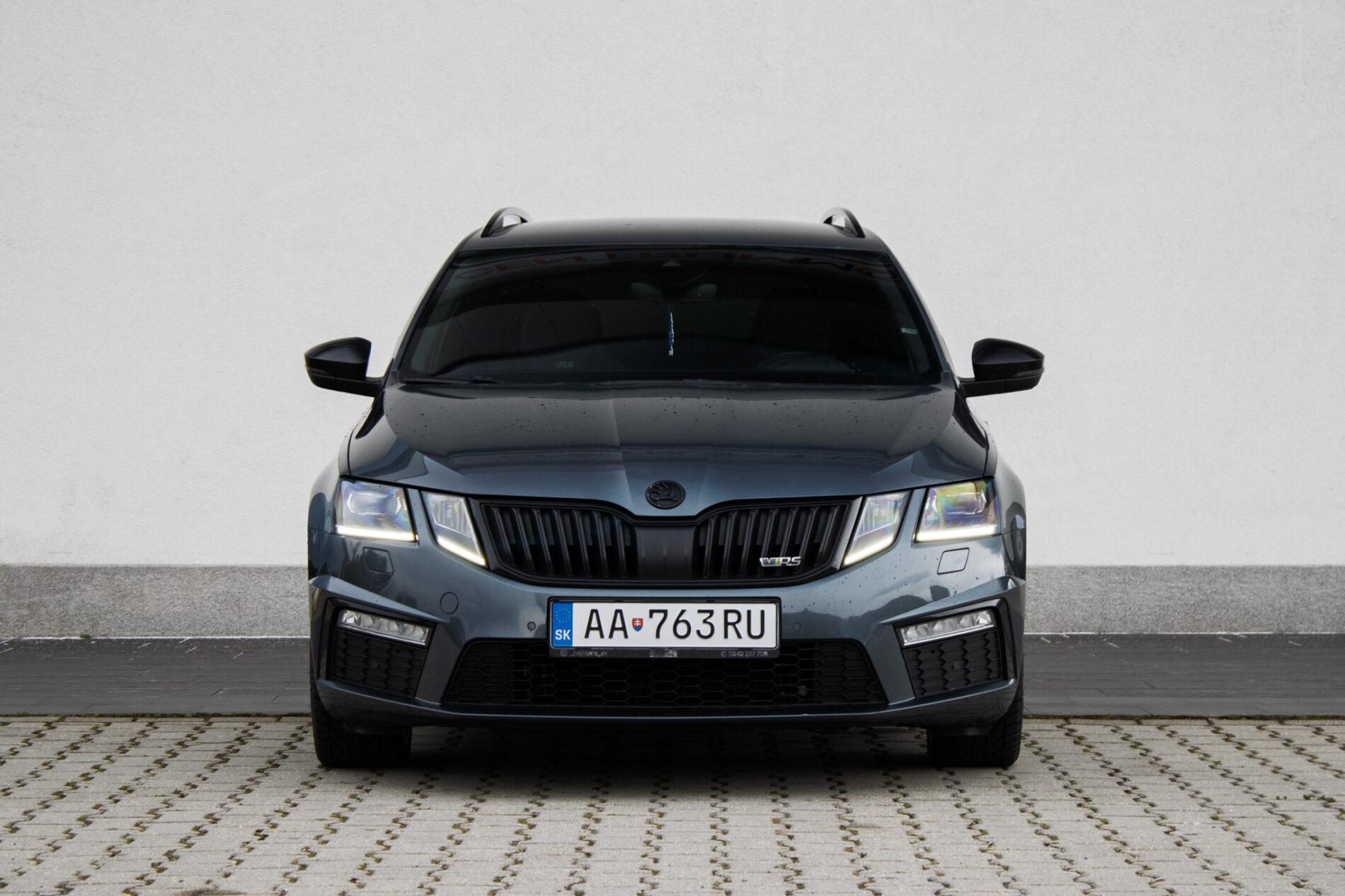 2017 Skoda Octavia RS, šedá kombi, 192 310 km