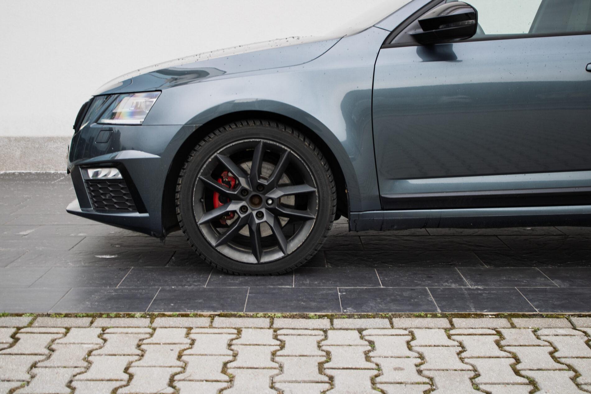 2017 Skoda Octavia RS, šedá kombi, 192 310 km