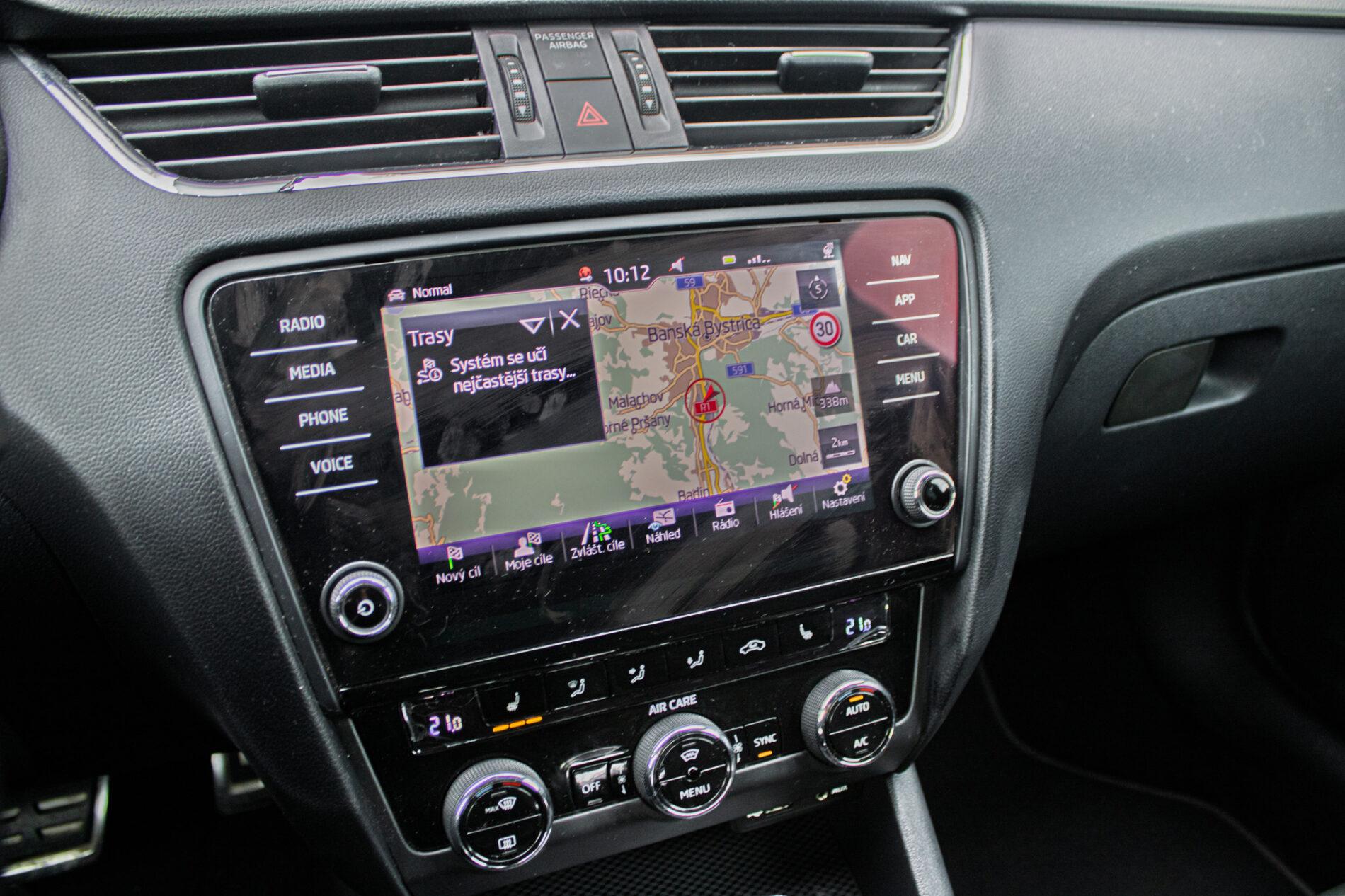 2017 Skoda Octavia RS, šedá kombi, 192 310 km