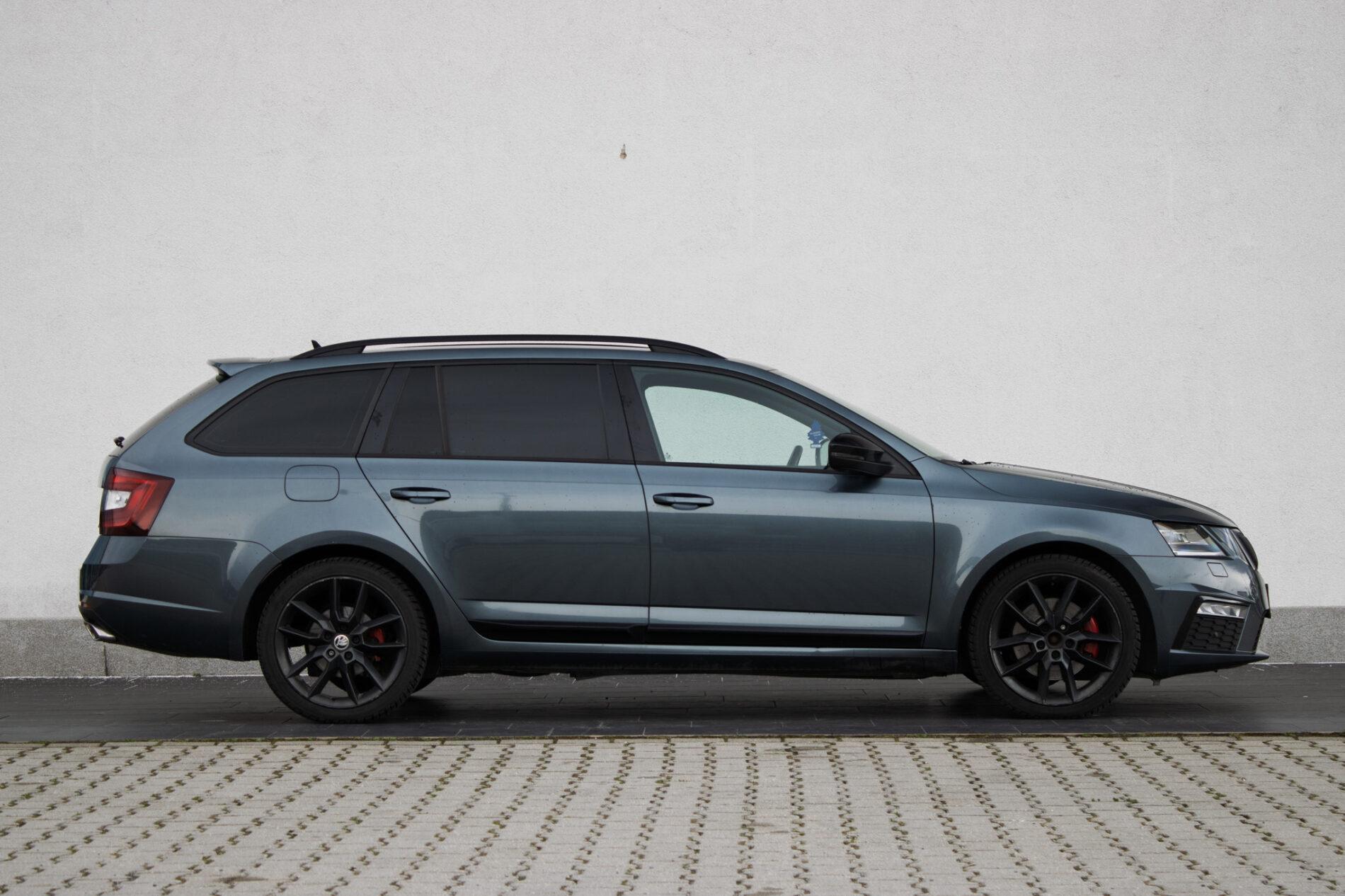 2017 Skoda Octavia RS, šedá kombi, 192 310 km