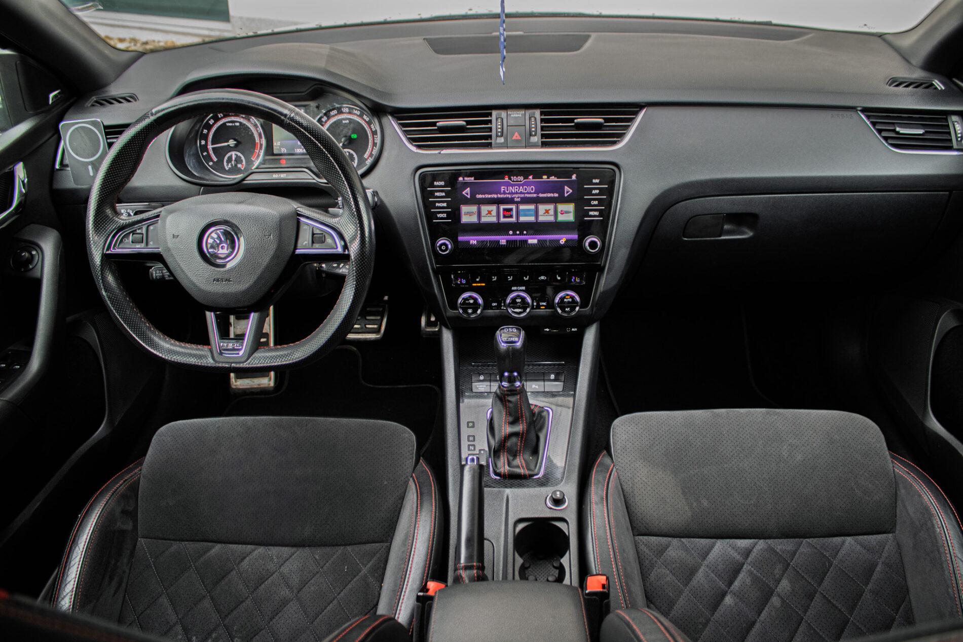 2017 Skoda Octavia RS, šedá kombi, 192 310 km