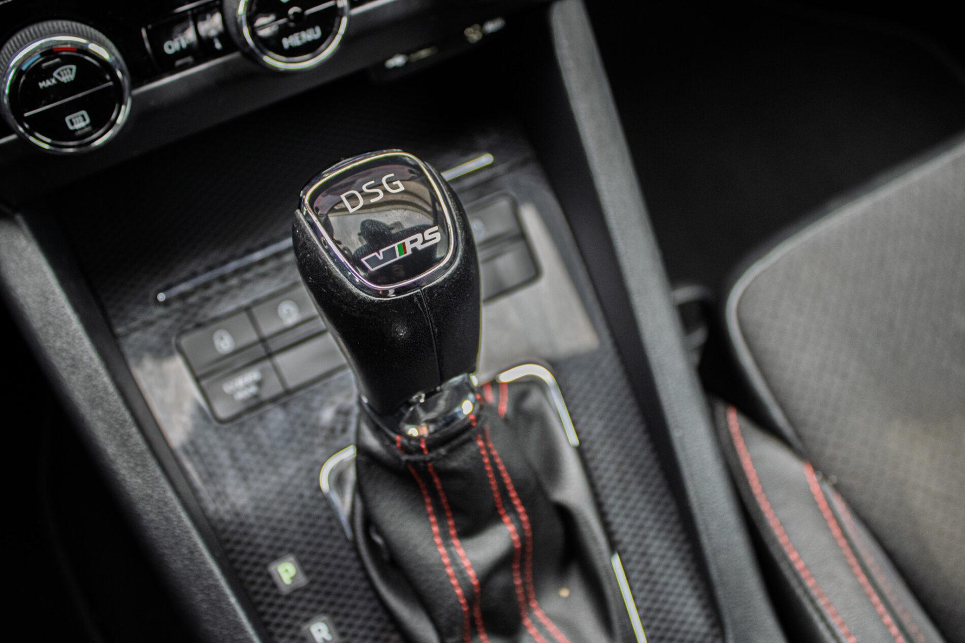 2017 Skoda Octavia RS, šedá kombi, 192 310 km
