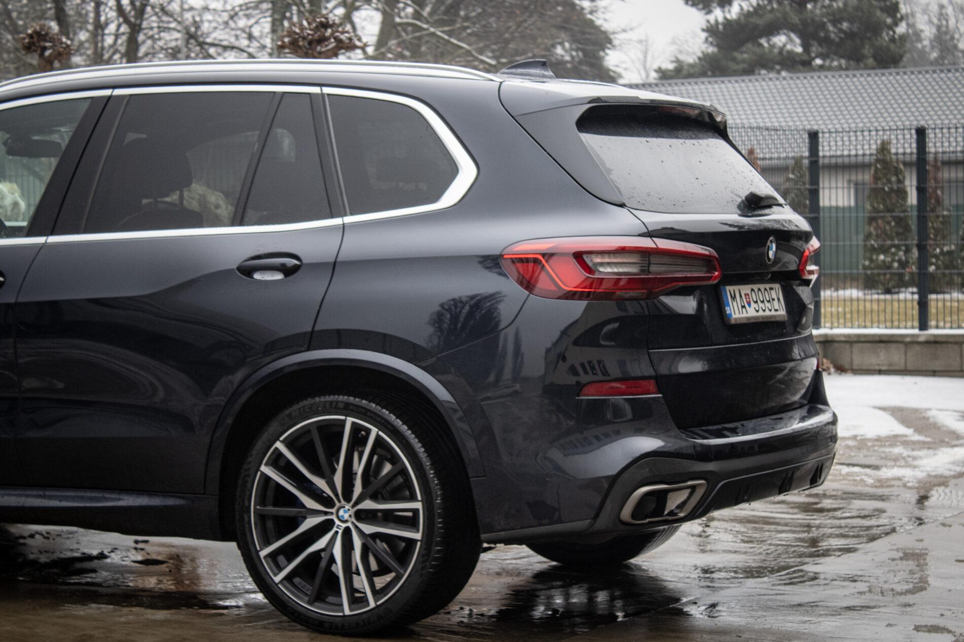 2019 BMW X5 M50d, černá suv, 183 178 km