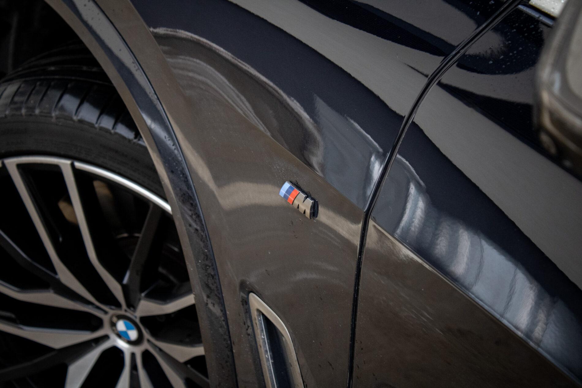 2019 BMW X5 M50d, černá suv, 183 178 km