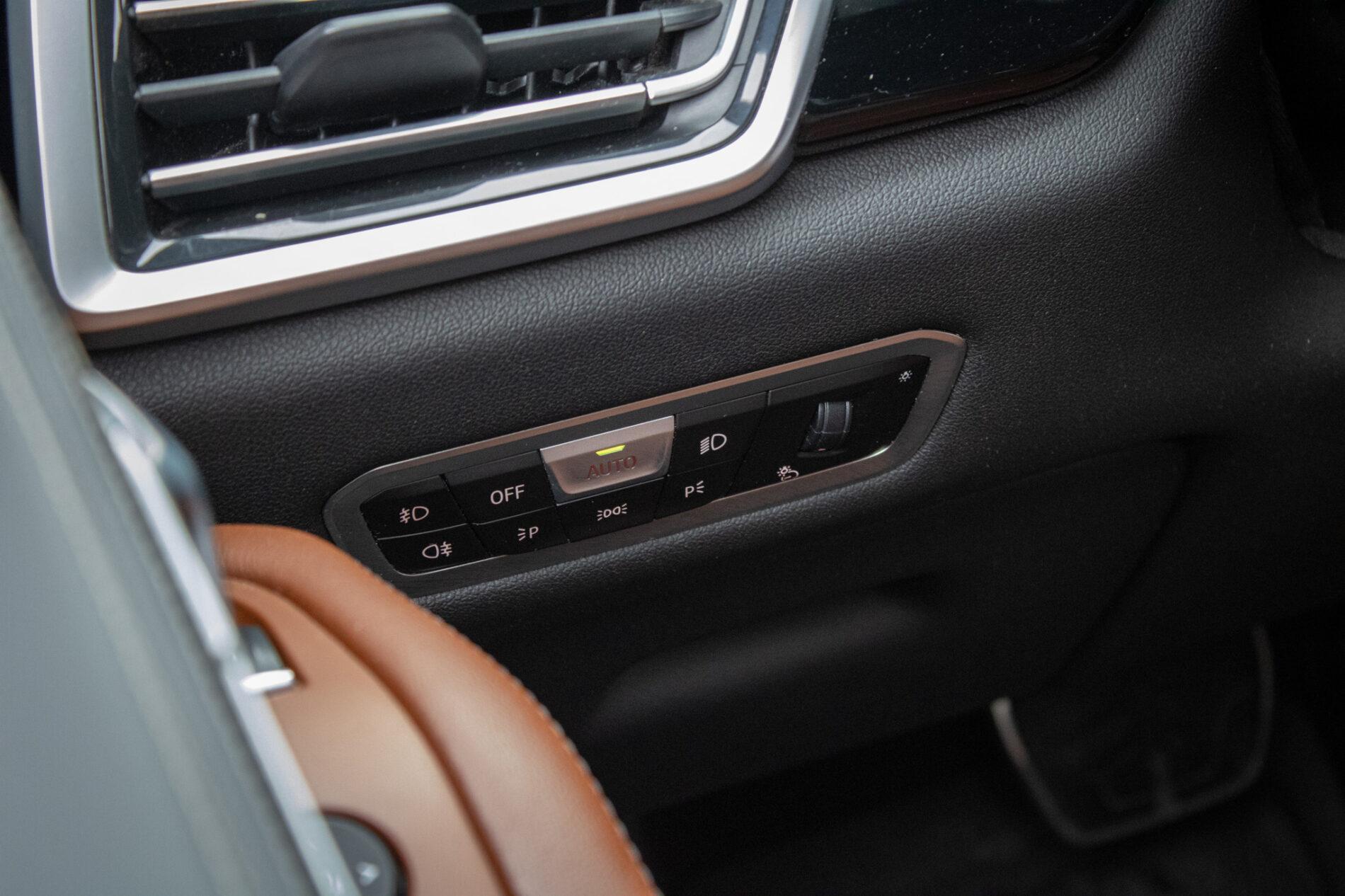 2019 BMW X5 M50d, černá suv, 183 178 km