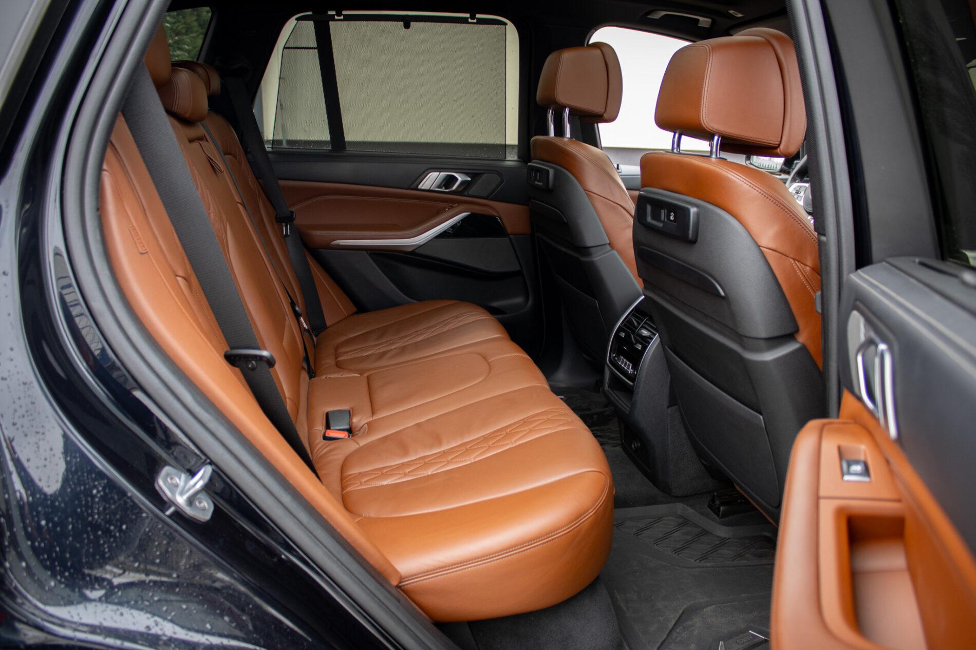 2019 BMW X5 M50d, černá suv, 183 178 km
