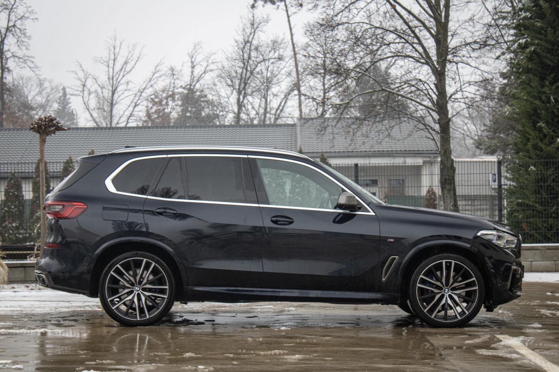 2019 BMW X5 M50d, černá suv, 183 178 km