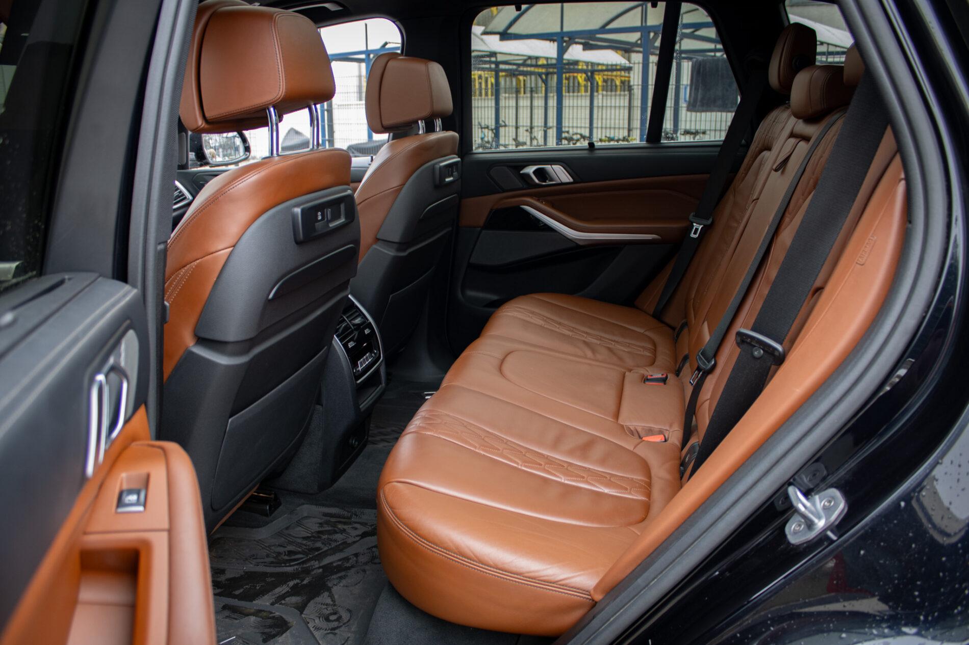 2019 BMW X5 M50d, černá suv, 183 178 km