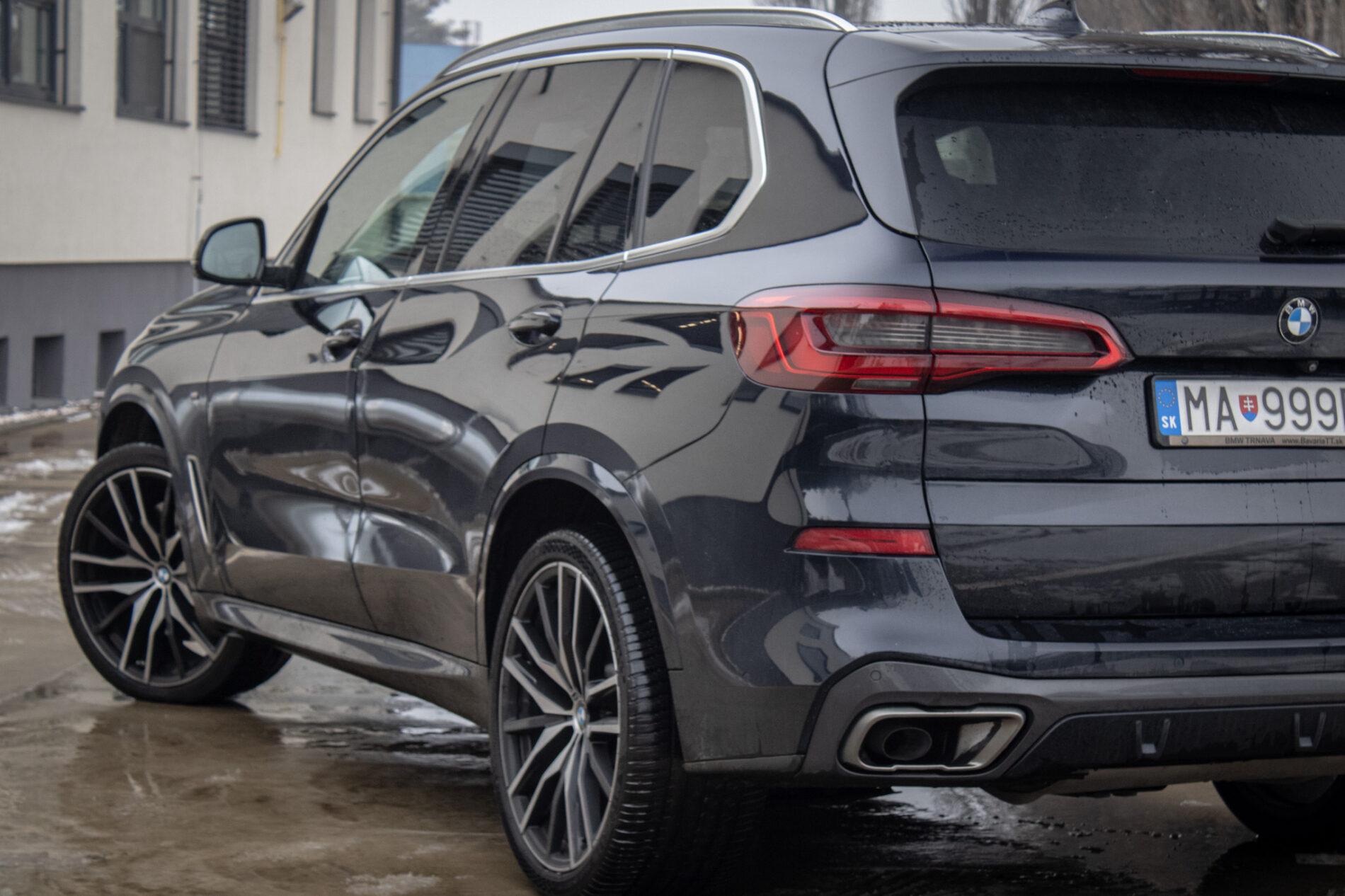 2019 BMW X5 M50d, černá suv, 183 178 km