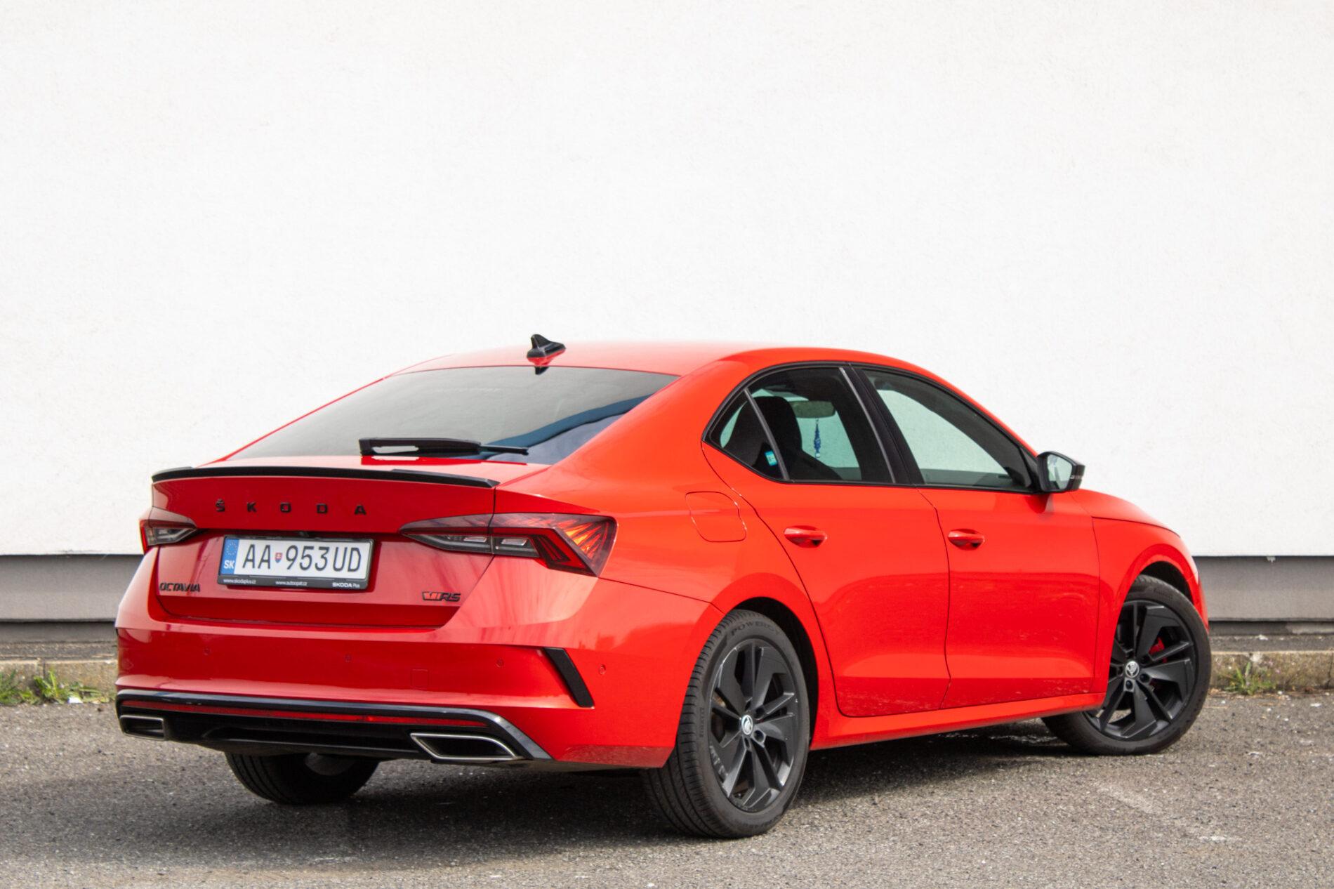 2020 Skoda Octavia RS, červená sedan, 144 815 km
