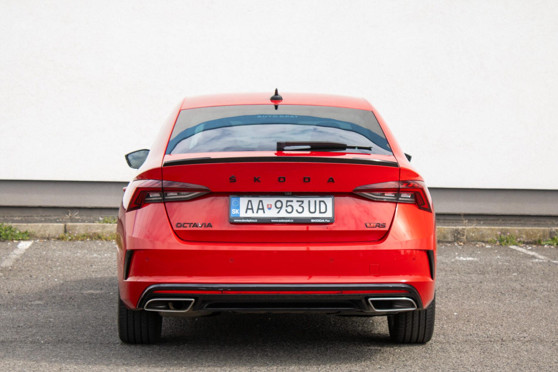 2020 Skoda Octavia RS, červená sedan, 144 815 km