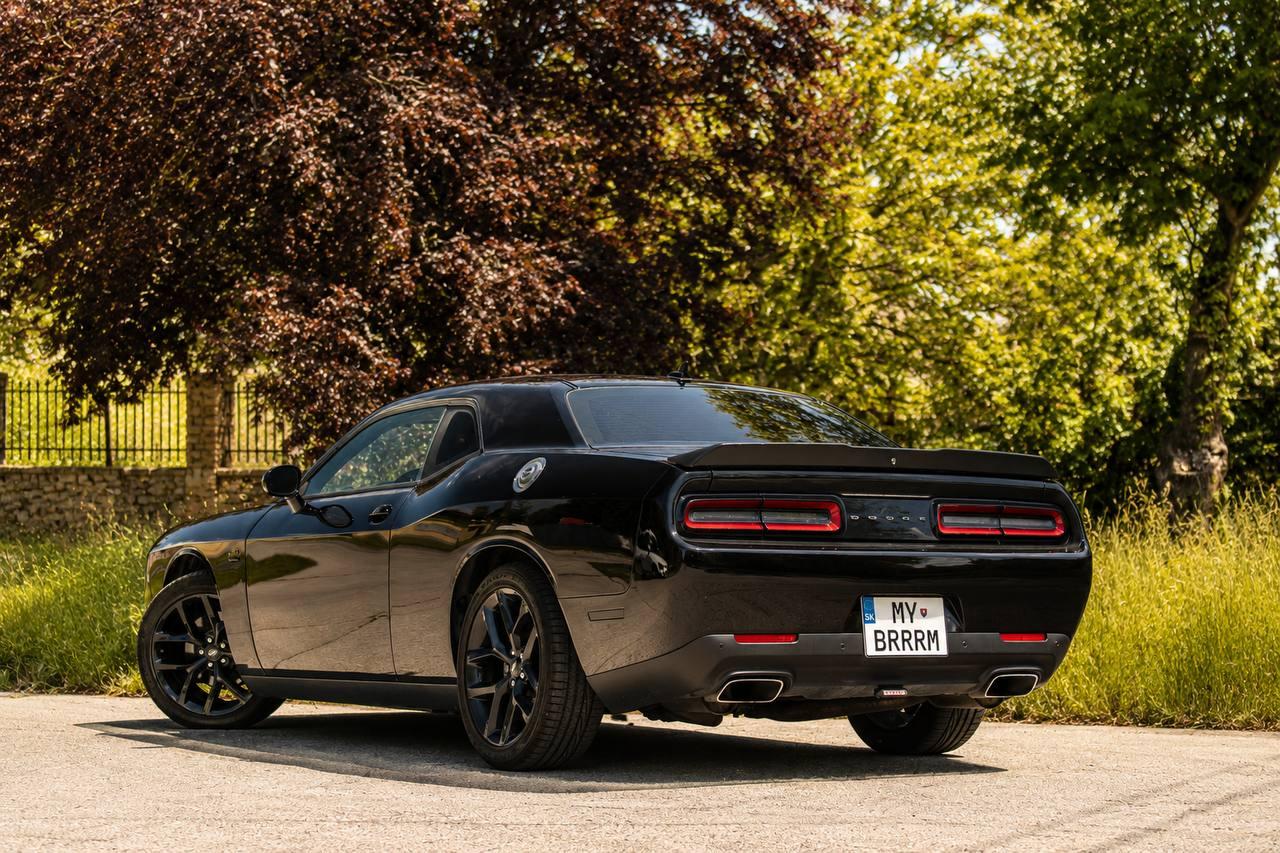 2023 Dodge Challenger, černá kupé, 14 110 km