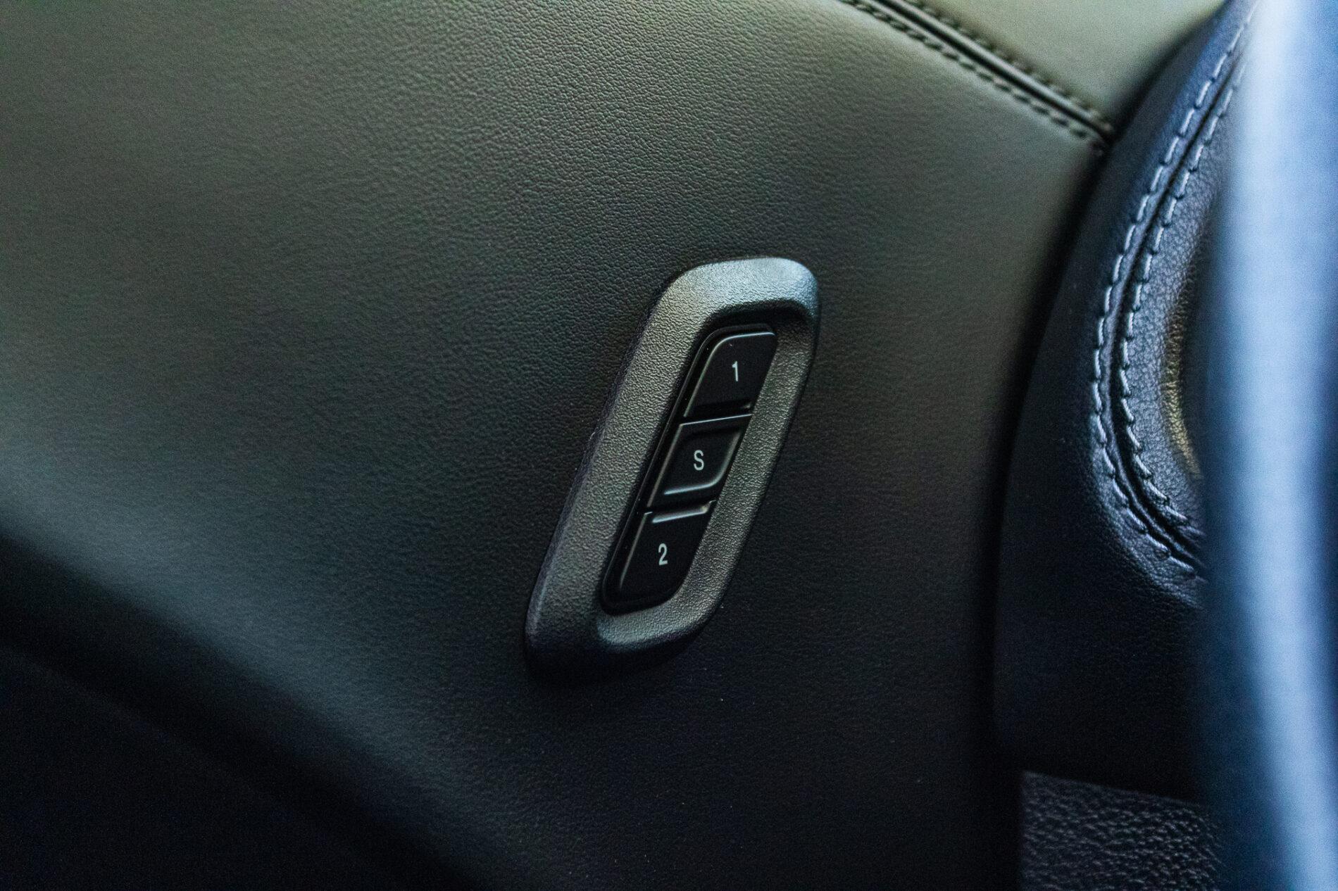 2023 Dodge Challenger, černá kupé, 14 110 km