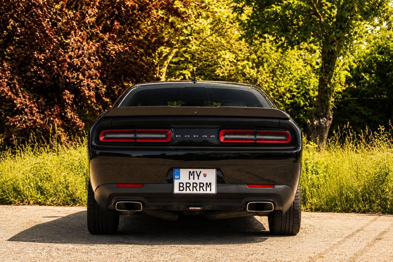 2023 Dodge Challenger, černá kupé, 14 110 km