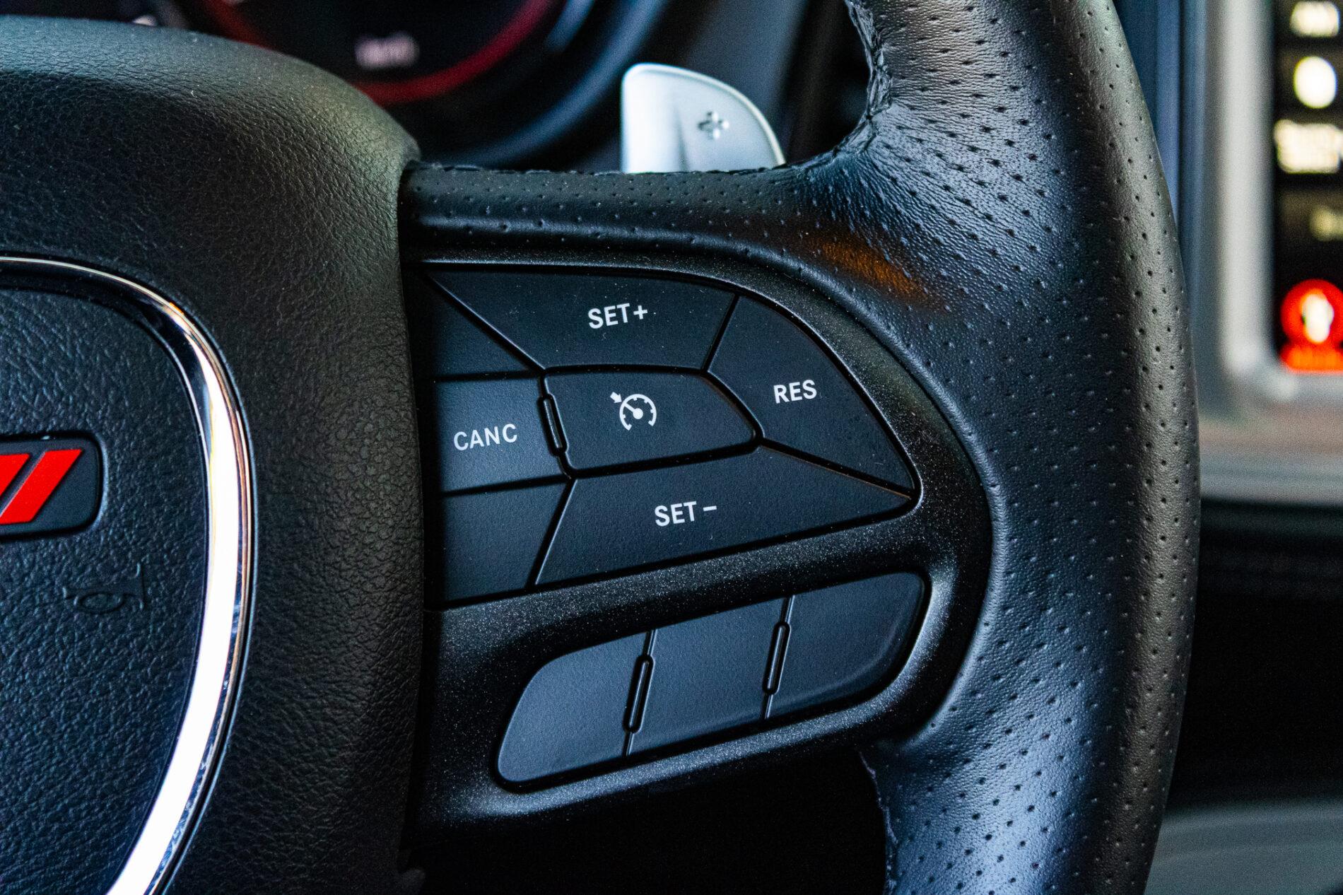 2023 Dodge Challenger, černá kupé, 14 110 km