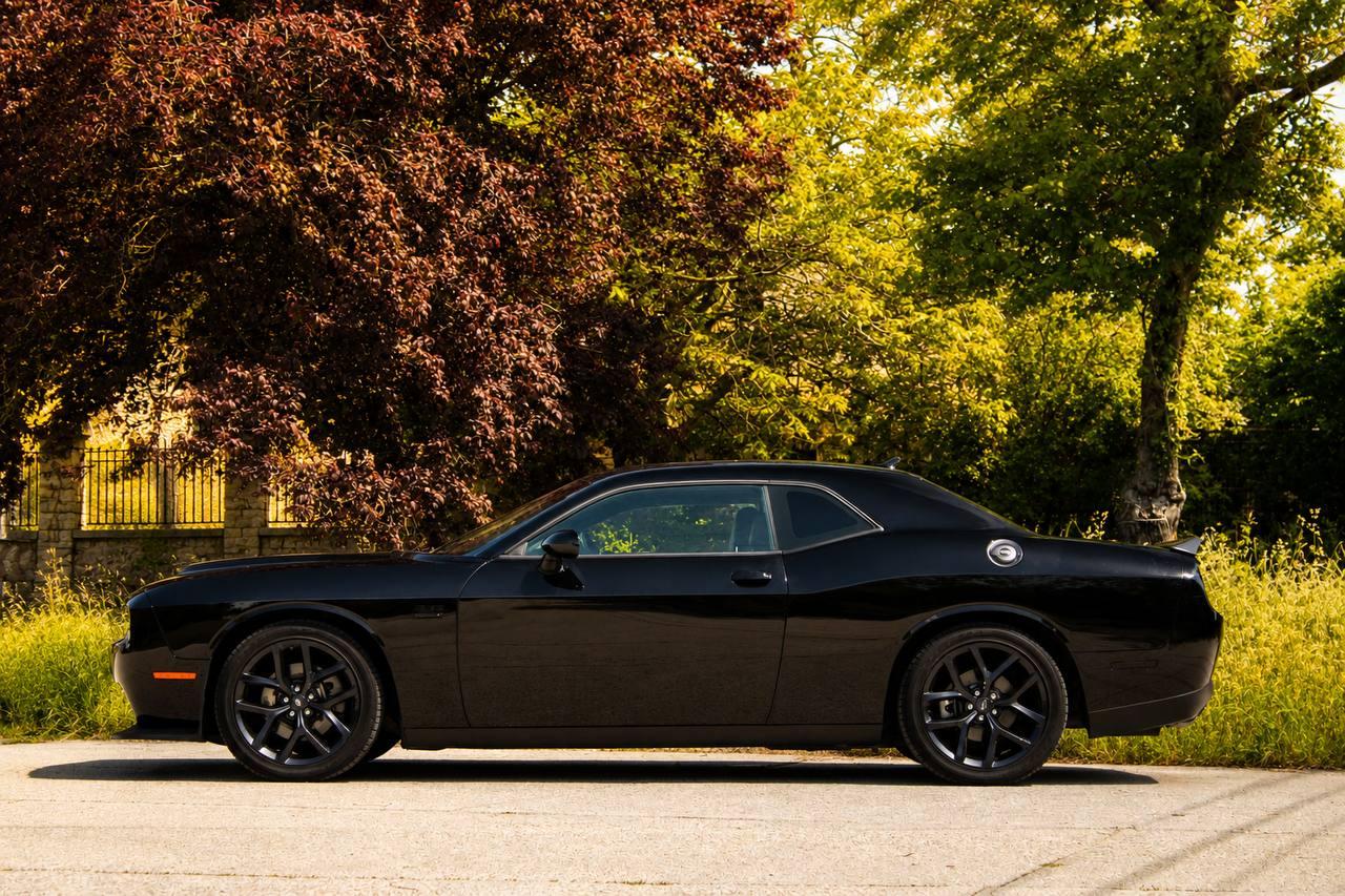 2023 Dodge Challenger, černá kupé, 14 110 km
