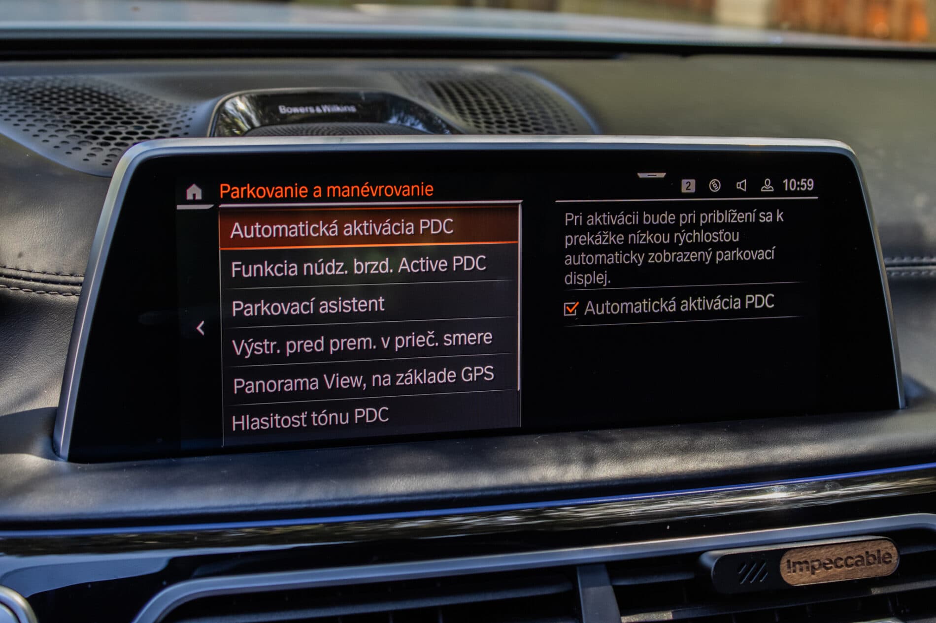 2019 BMW 750d, bílá sedan, 105 849 km