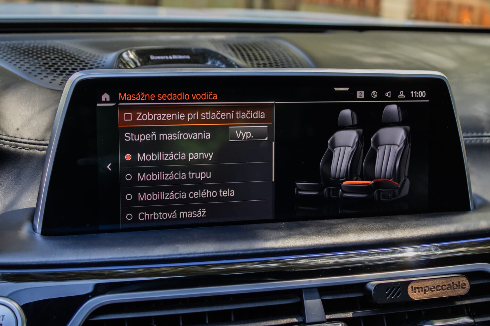 2019 BMW 750d, bílá sedan, 105 849 km