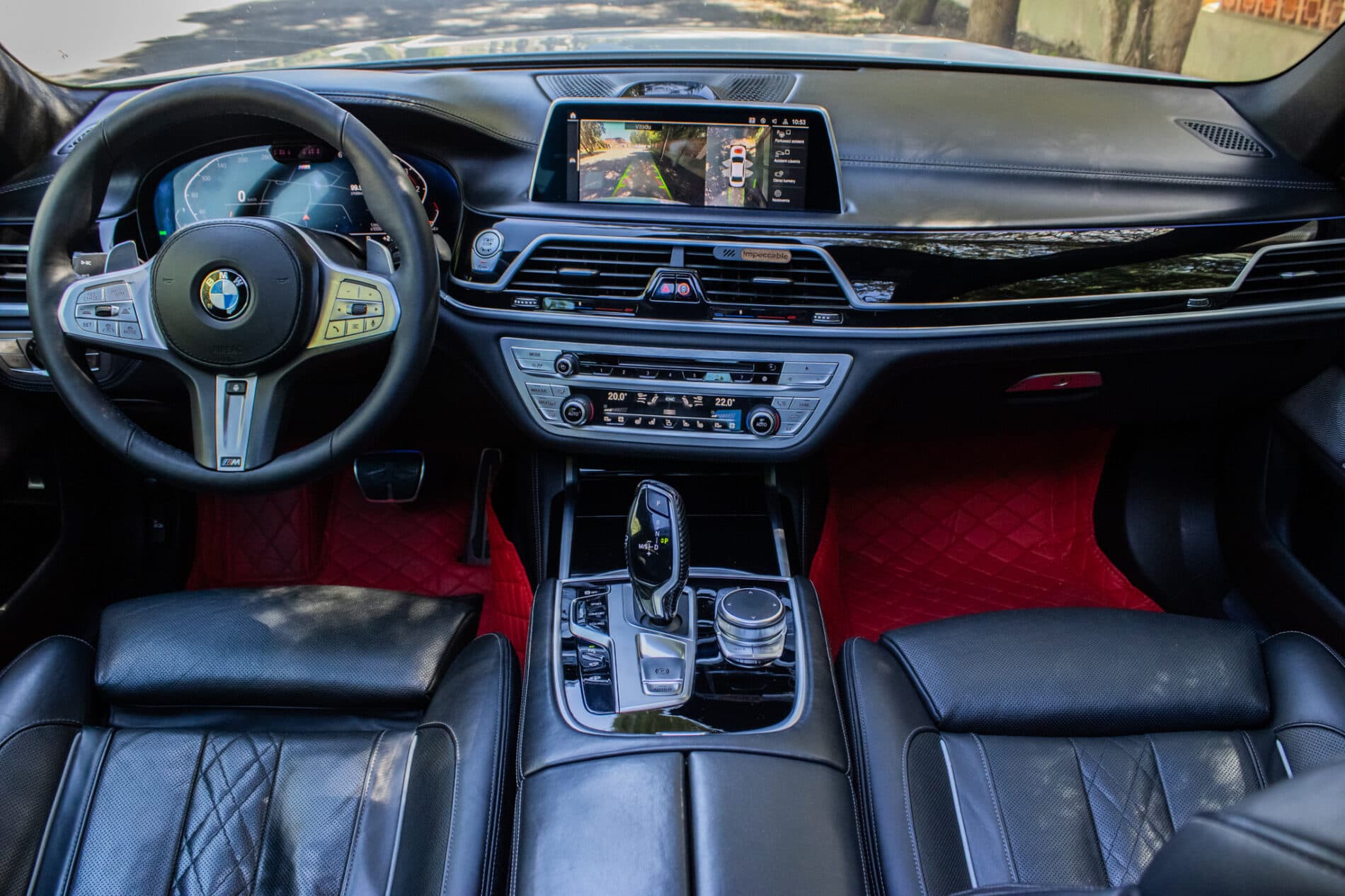 2019 BMW 750d, bílá sedan, 105 849 km