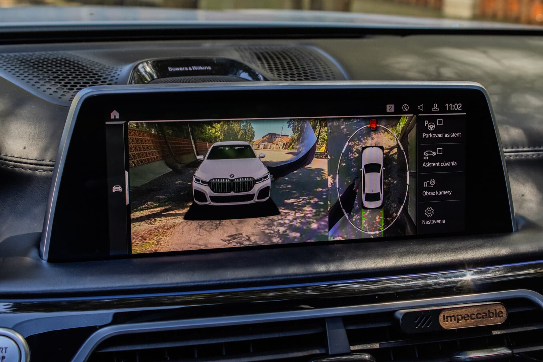 2019 BMW 750d, bílá sedan, 105 849 km