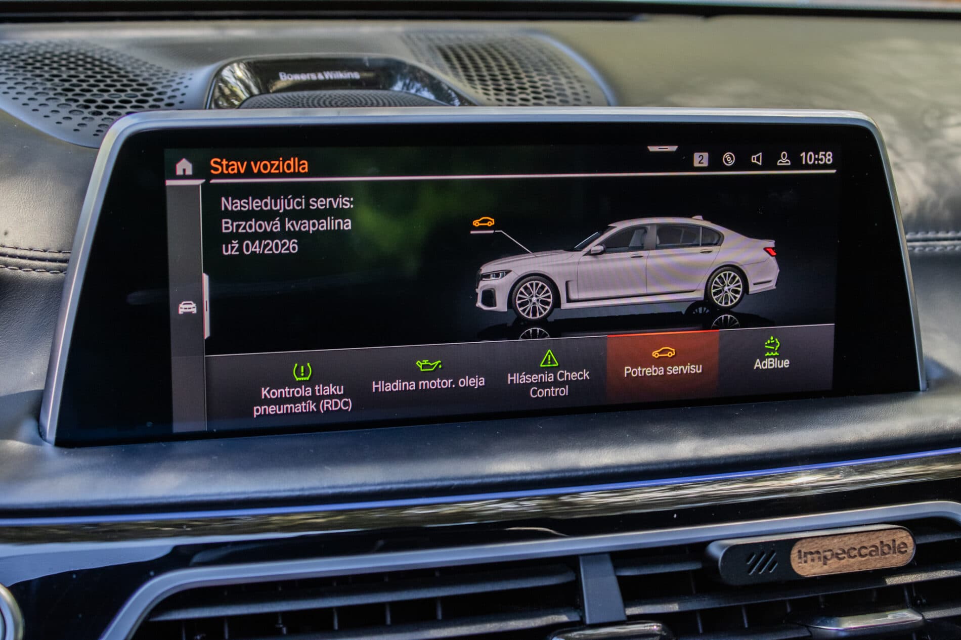 2019 BMW 750d, bílá sedan, 105 849 km