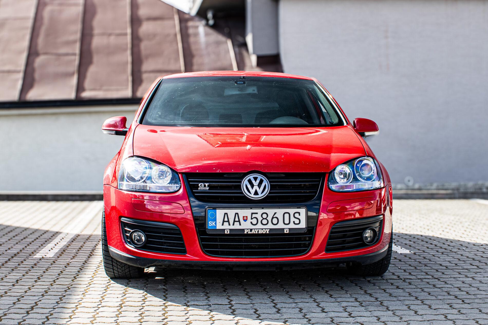 2005 Volkswagen Golf GTI, červená hatchback, 275 000 km